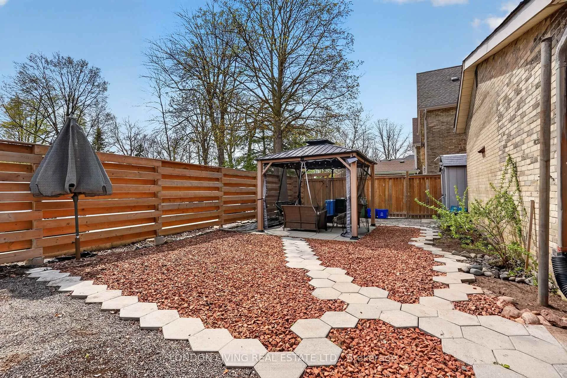 Photo 41 of 141 Bruce Street, London, South F — HOMEH