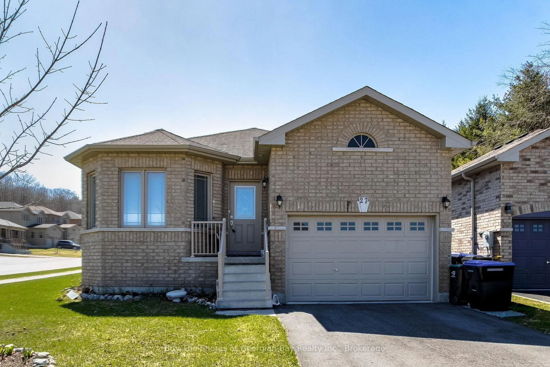 Photo 2 of 27 Beausoleil Drive, Penetanguishene — HOMEH