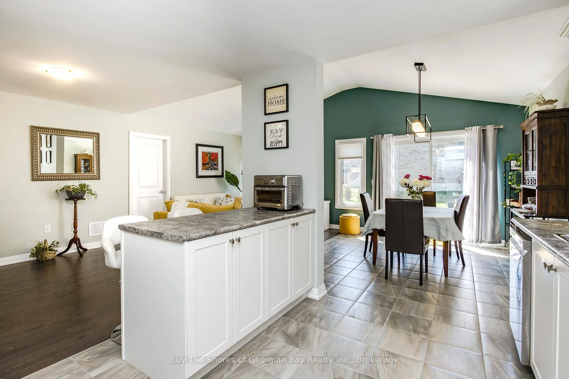 Photo 13 of 27 Beausoleil Drive, Penetanguishene — HOMEH