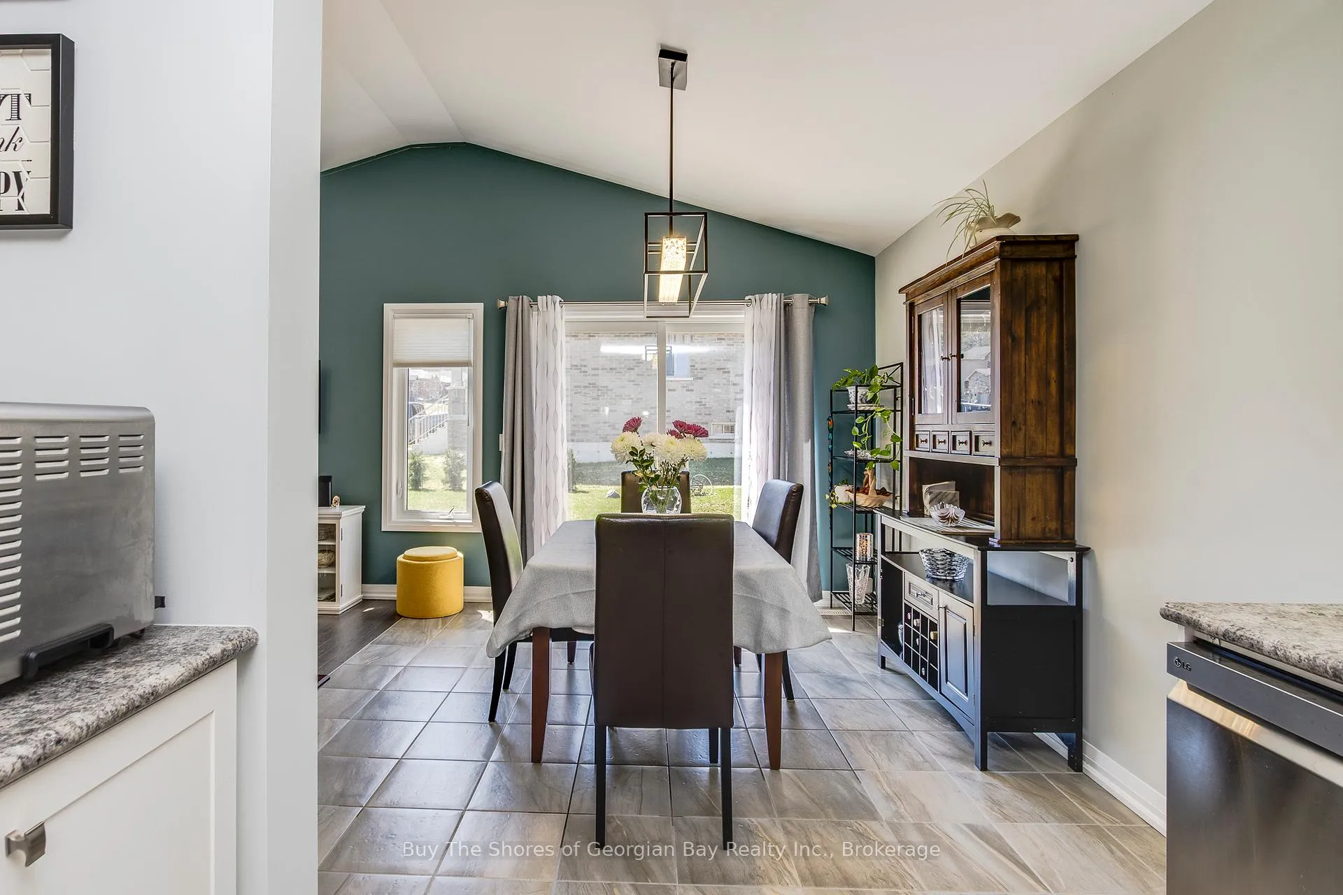 Photo 14 of 27 Beausoleil Drive, Penetanguishene — HOMEH