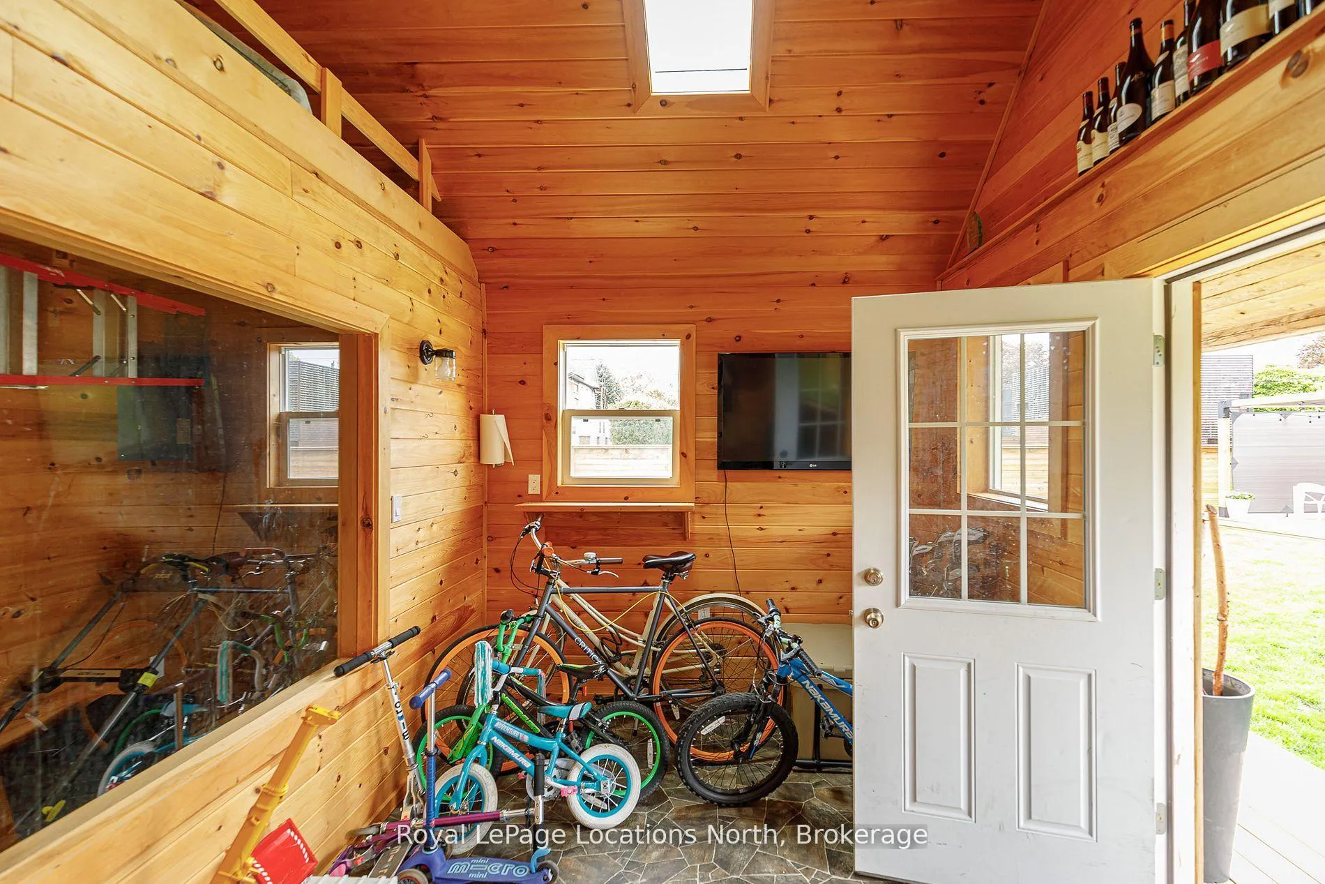Photo 39 of 254 Third Street, Collingwood — HOMEH