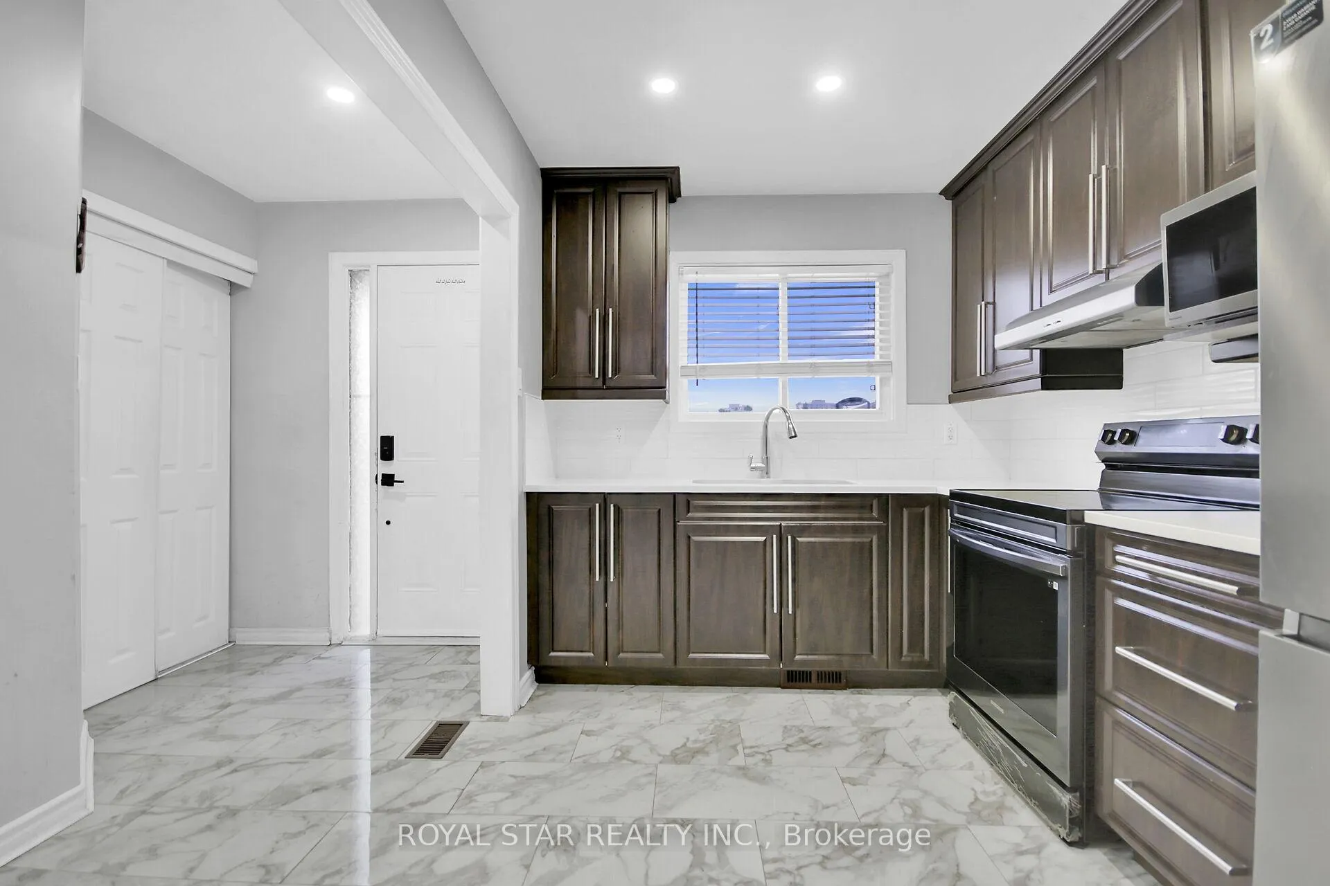 Photo 14 of 2761 Pimlico Crescent, Ottawa, Emerald Woods/Sawmill Creek — HOMEH