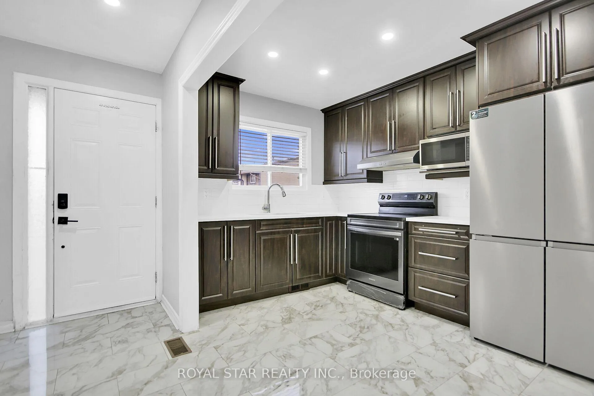 Photo 16 of 2761 Pimlico Crescent, Ottawa, Emerald Woods/Sawmill Creek — HOMEH