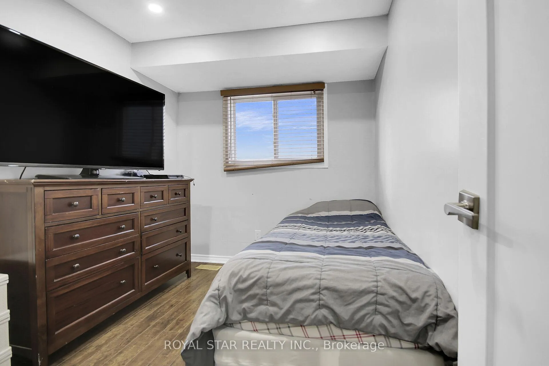 Photo 31 of 2761 Pimlico Crescent, Ottawa, Emerald Woods/Sawmill Creek — HOMEH