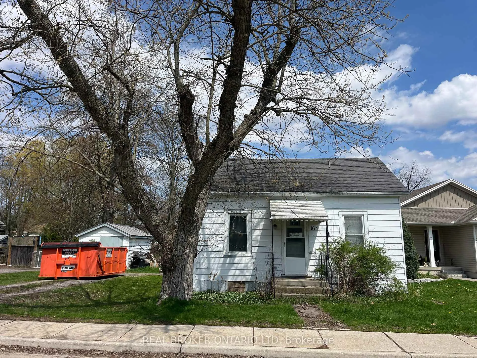 Front of 163 Simpson Street