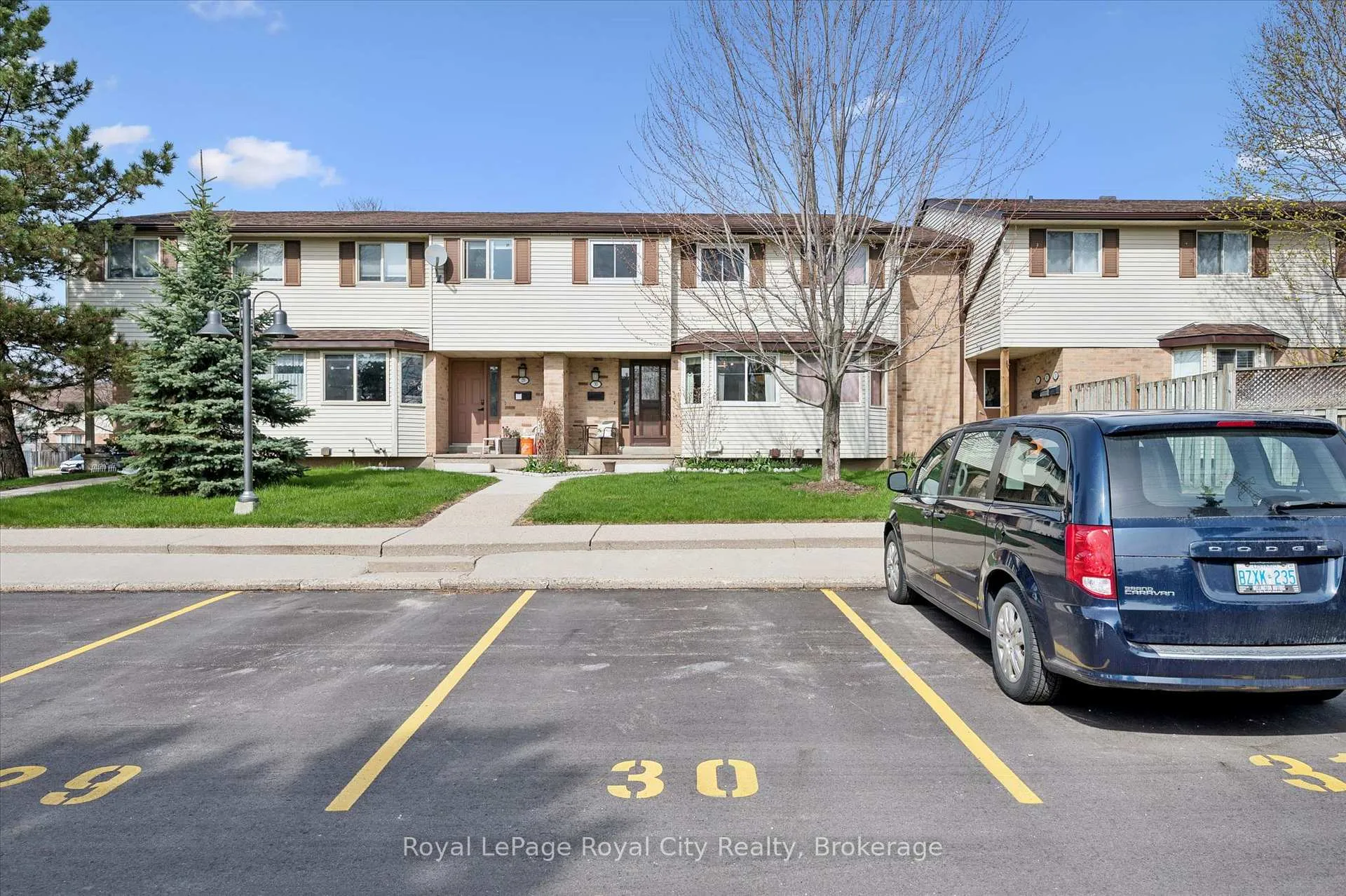 Photo 35 of Unit 30, 40 Silvercreek Parkway N, Guelph, Junction/Onward Willow — HOMEH