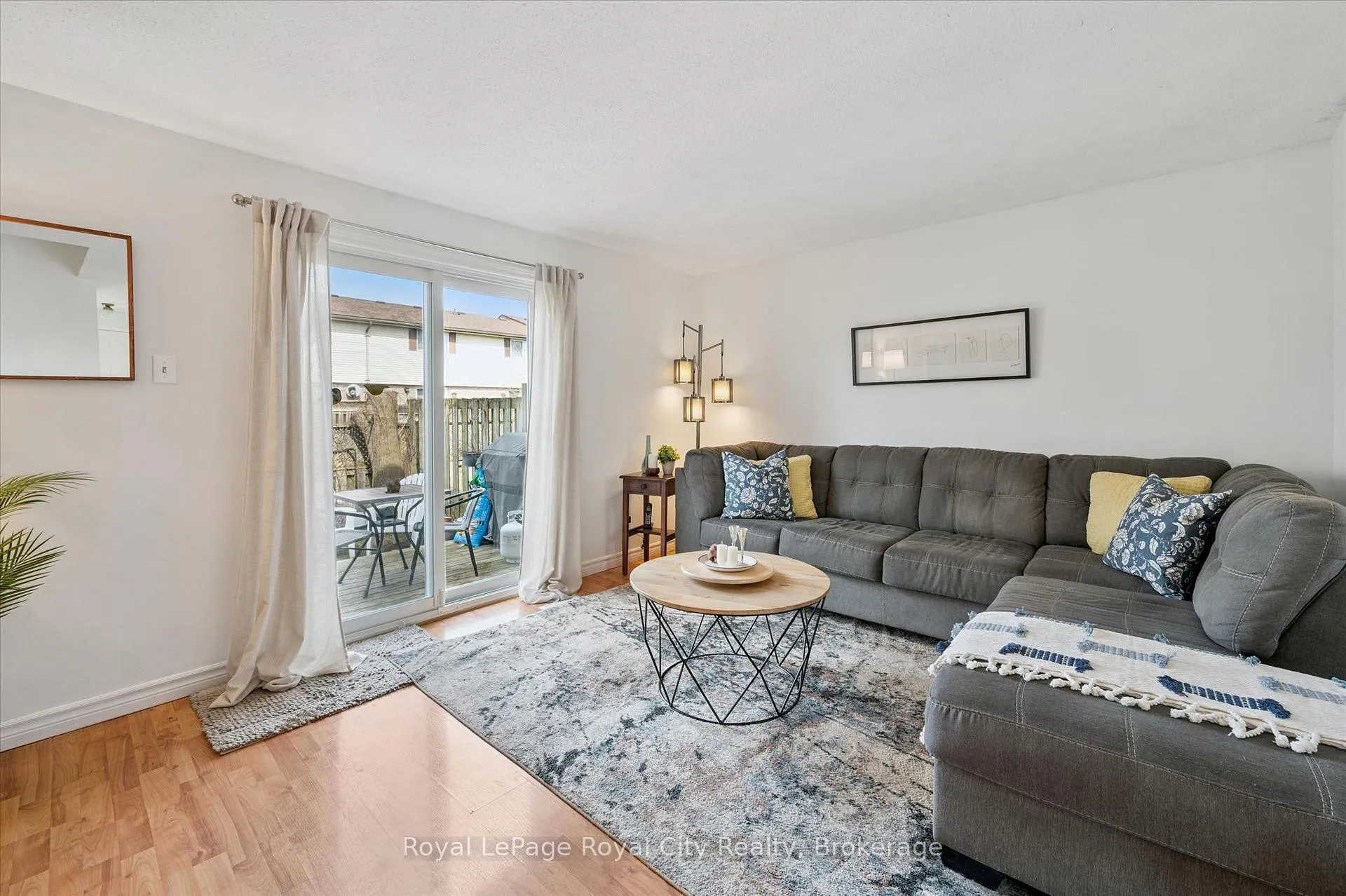 Photo 7 of Unit 30, 40 Silvercreek Parkway N, Guelph, Junction/Onward Willow — HOMEH