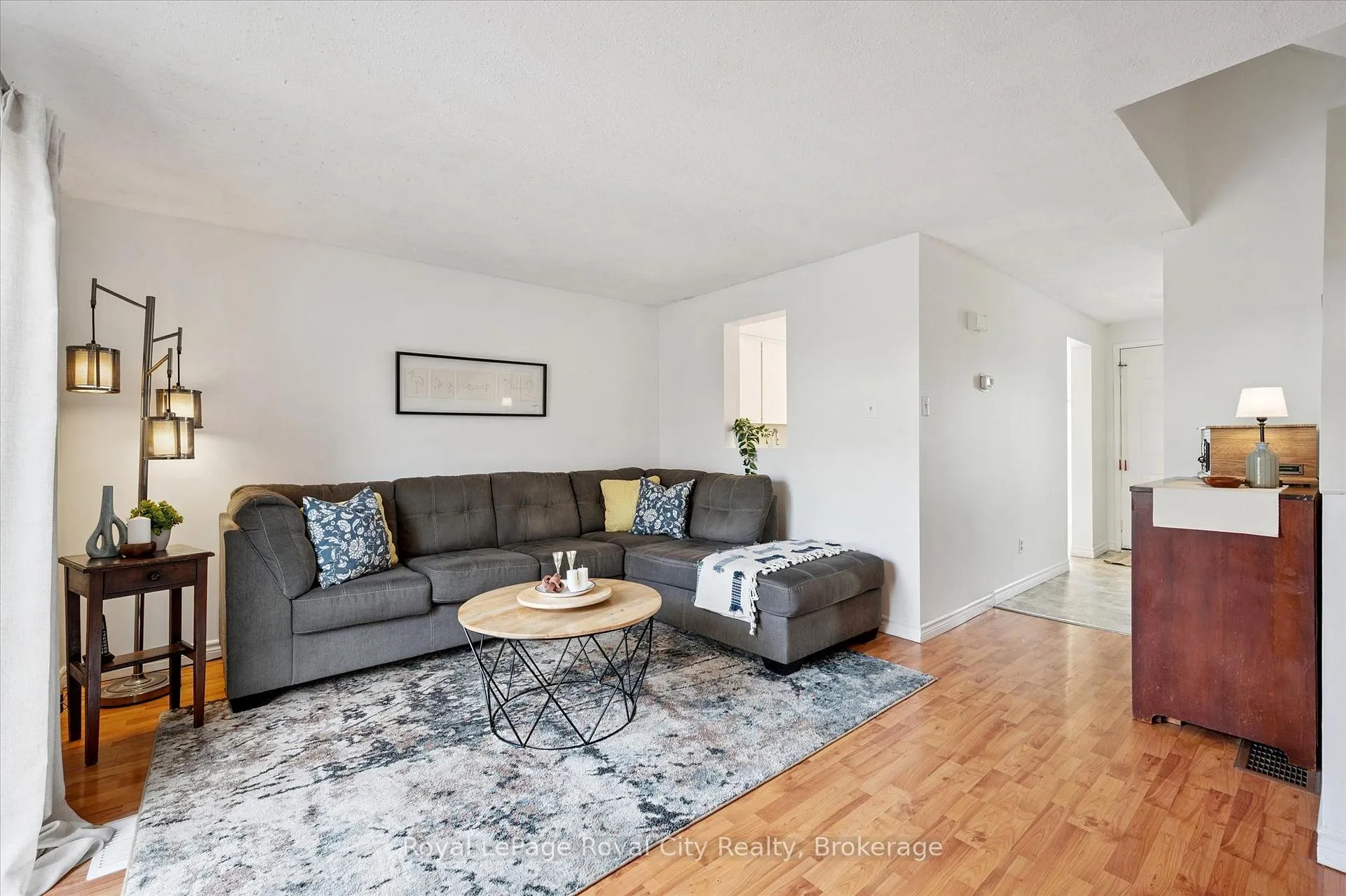 Photo 9 of Unit 30, 40 Silvercreek Parkway N, Guelph, Junction/Onward Willow — HOMEH