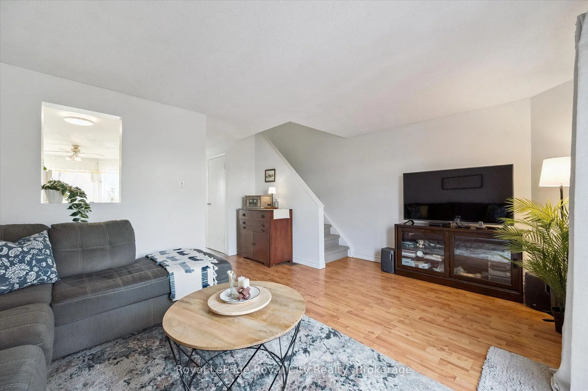 Photo 10 of Unit 30, 40 Silvercreek Parkway N, Guelph, Junction/Onward Willow — HOMEH