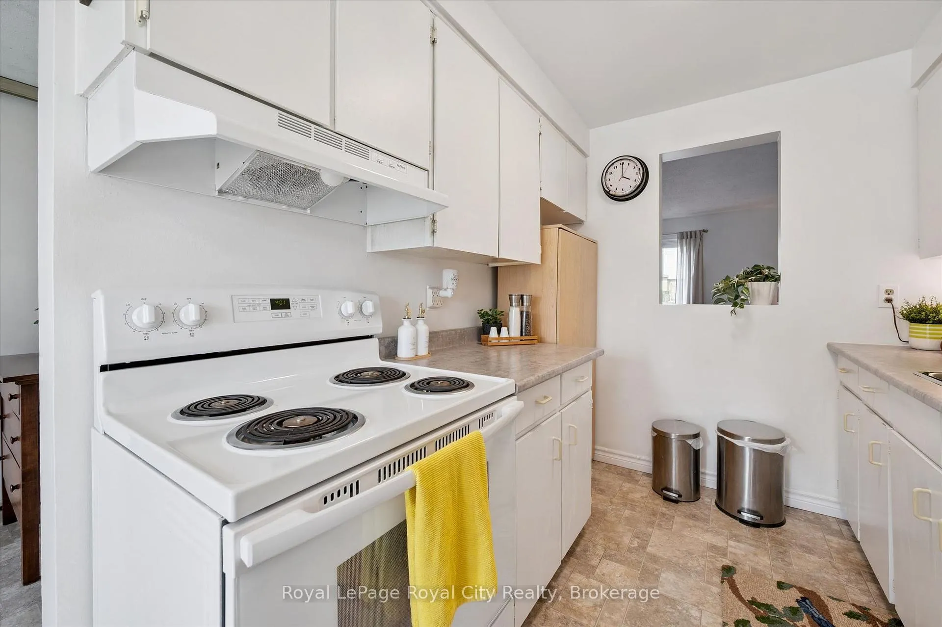 Photo 14 of Unit 30, 40 Silvercreek Parkway N, Guelph, Junction/Onward Willow — HOMEH
