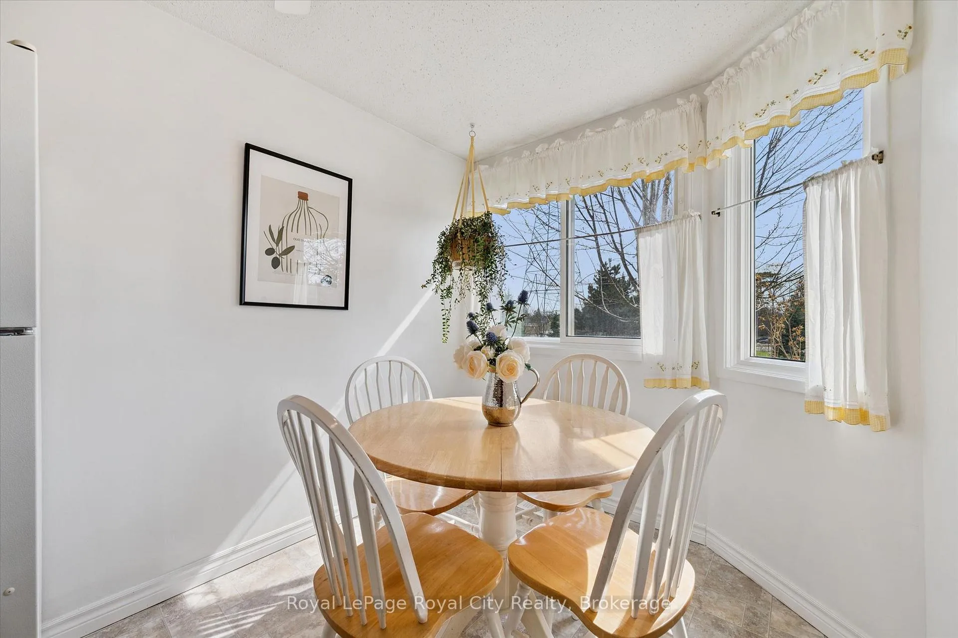 Photo 16 of Unit 30, 40 Silvercreek Parkway N, Guelph, Junction/Onward Willow — HOMEH