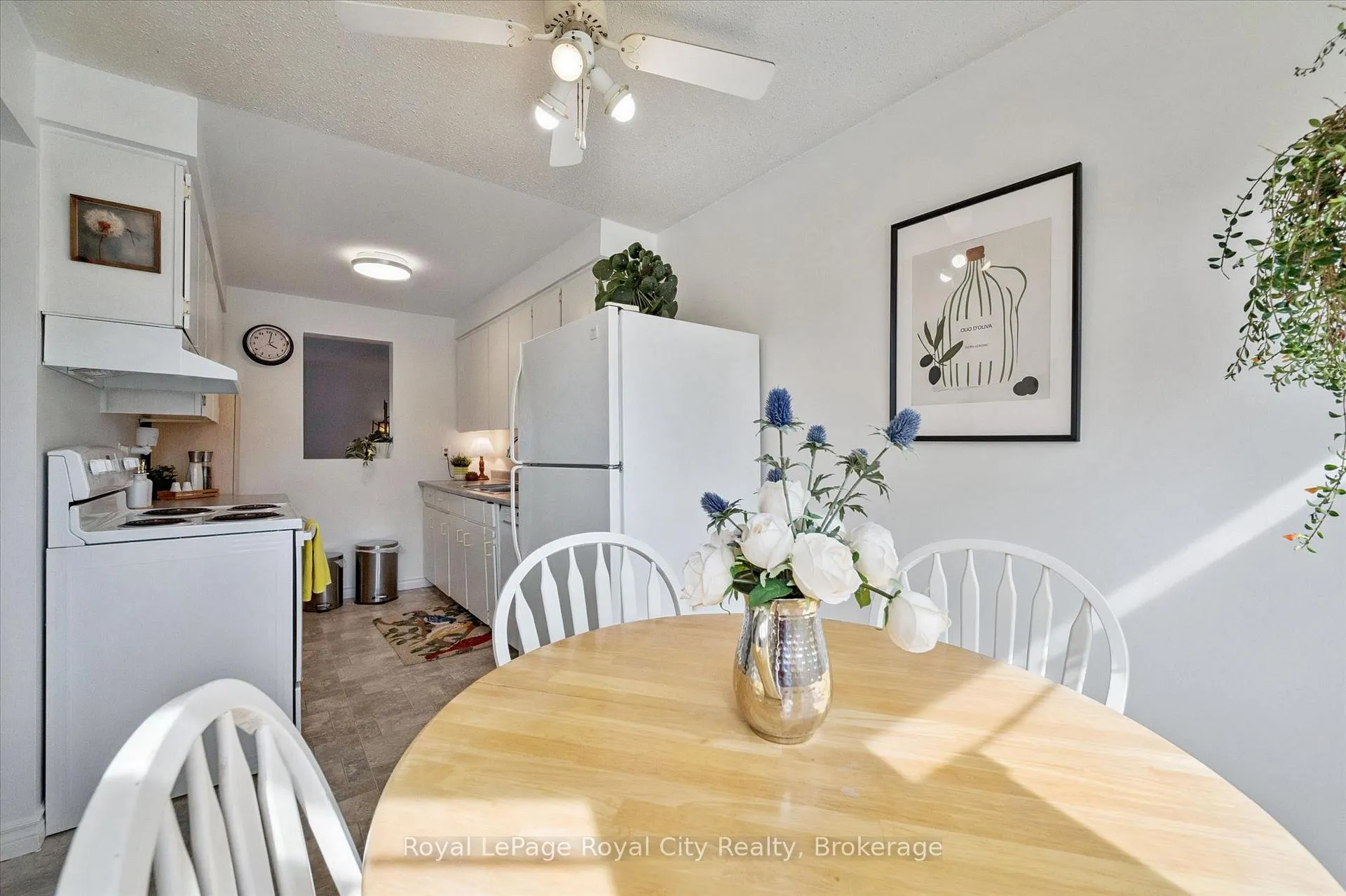 Photo 19 of Unit 30, 40 Silvercreek Parkway N, Guelph, Junction/Onward Willow — HOMEH