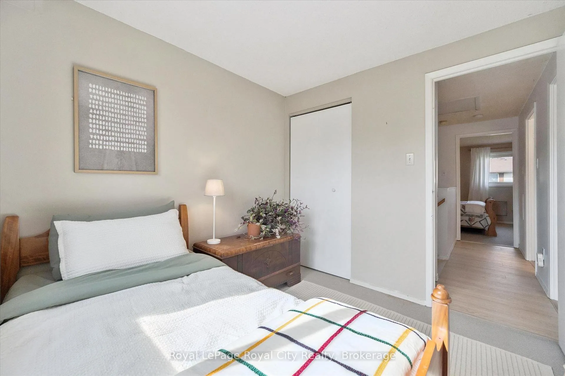 Photo 22 of Unit 30, 40 Silvercreek Parkway N, Guelph, Junction/Onward Willow — HOMEH