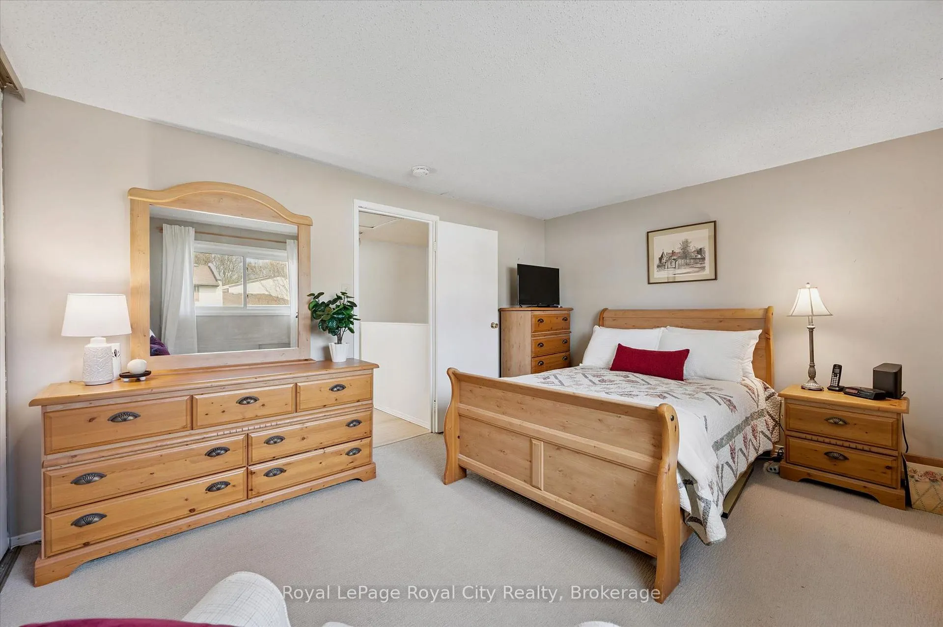 Photo 25 of Unit 30, 40 Silvercreek Parkway N, Guelph, Junction/Onward Willow — HOMEH