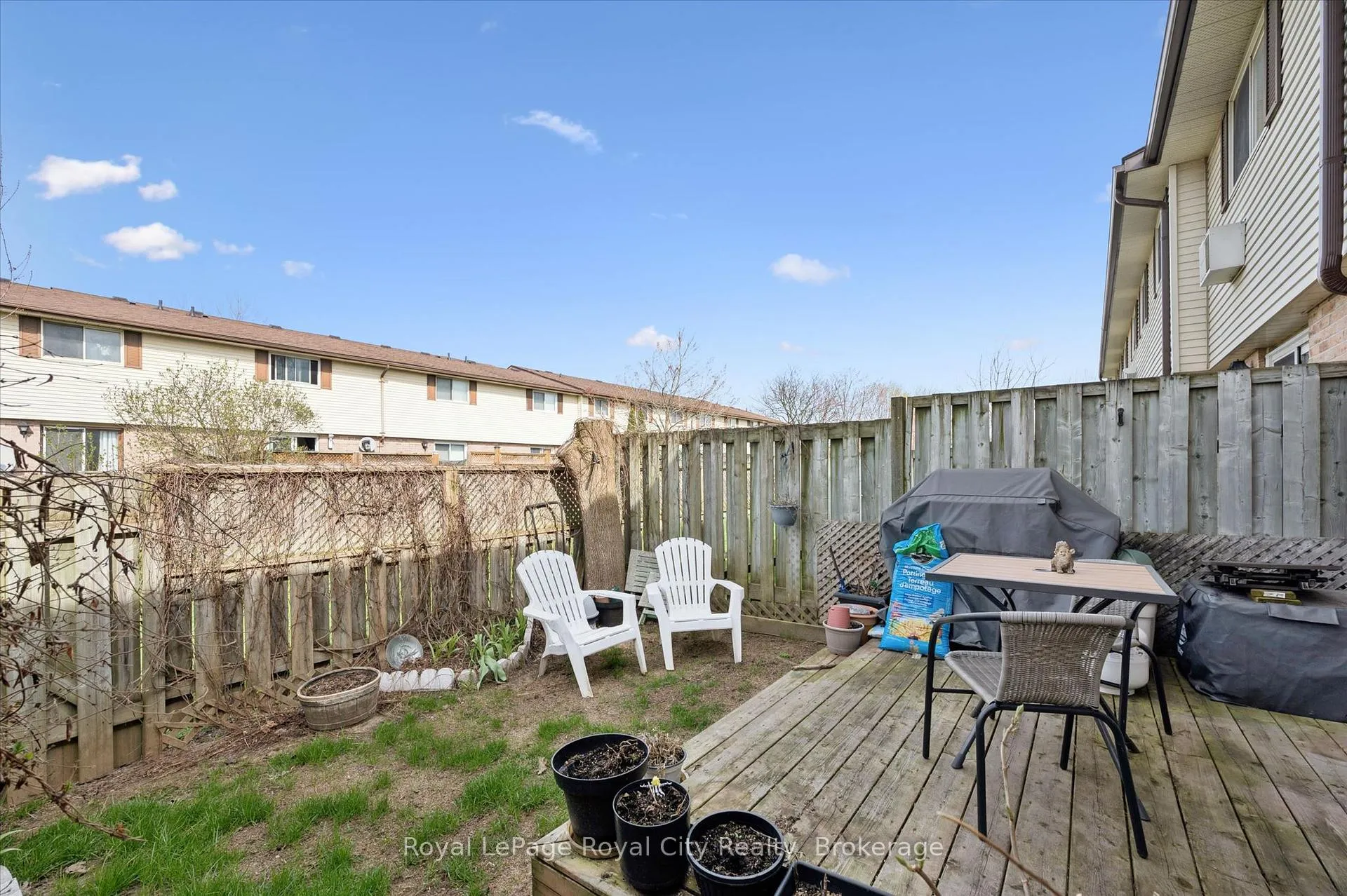 Photo 33 of Unit 30, 40 Silvercreek Parkway N, Guelph, Junction/Onward Willow — HOMEH