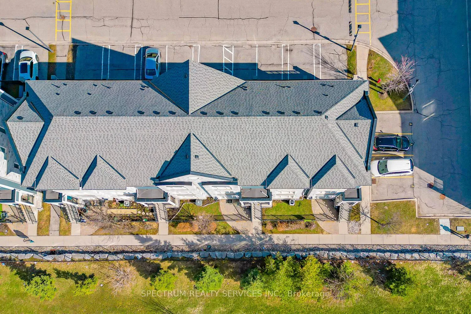Photo 24 of Unit 23, 60 Fairwood Circle, Brampton, Sandringham-Wellington — HOMEH