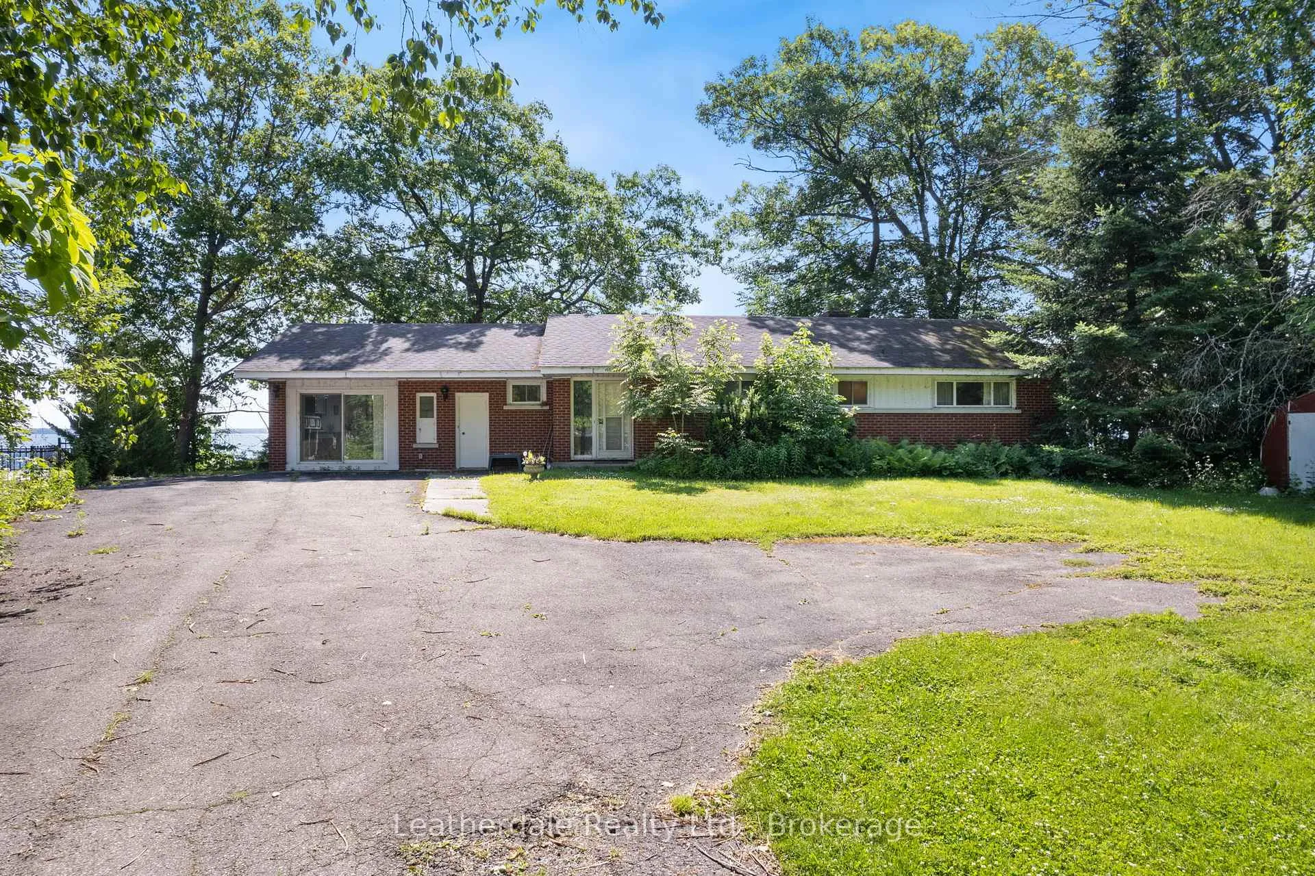 Photo 2 of 24 Maple Drive, Orillia — HOMEH