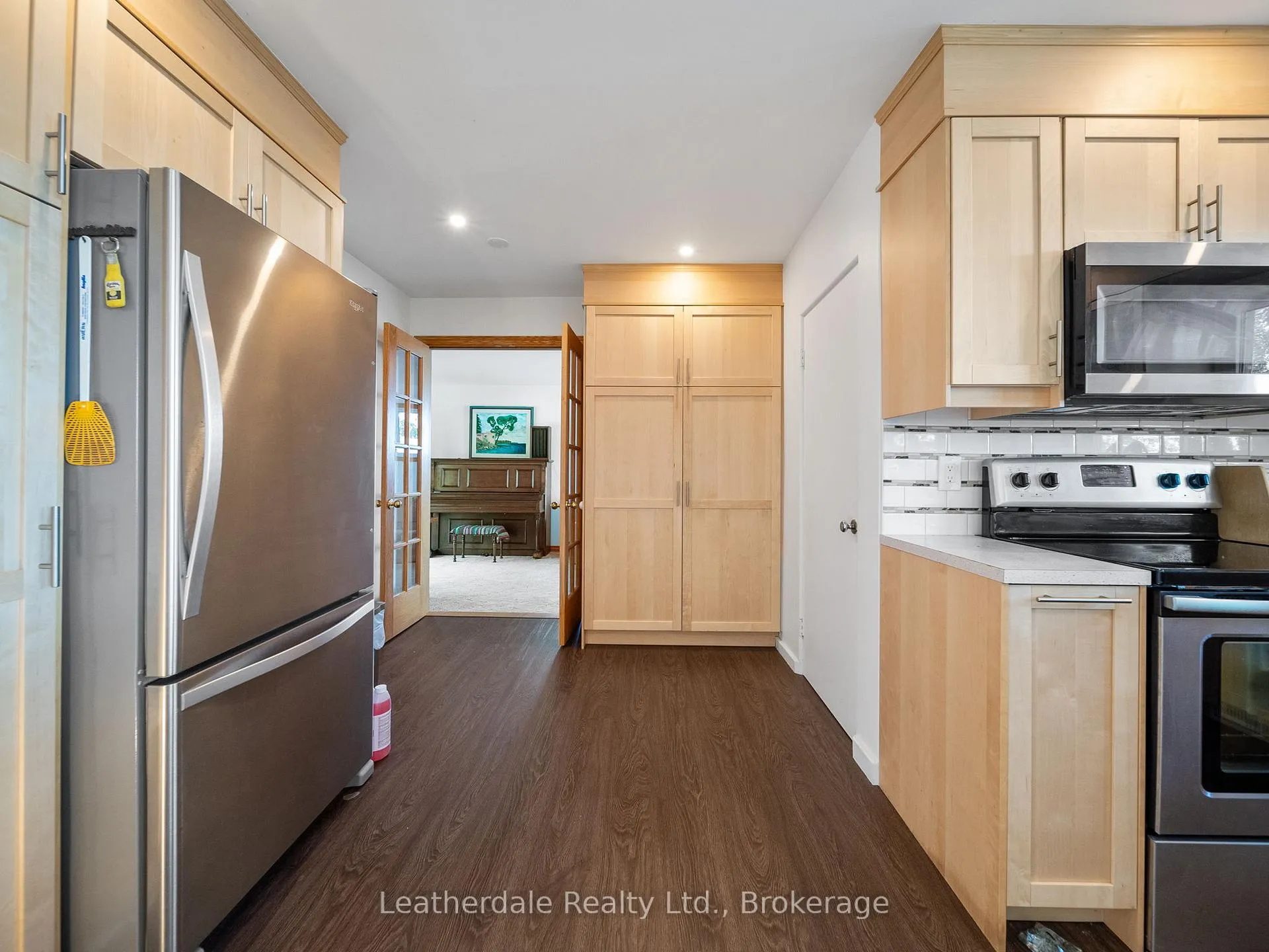Photo 6 of 24 Maple Drive, Orillia — HOMEH