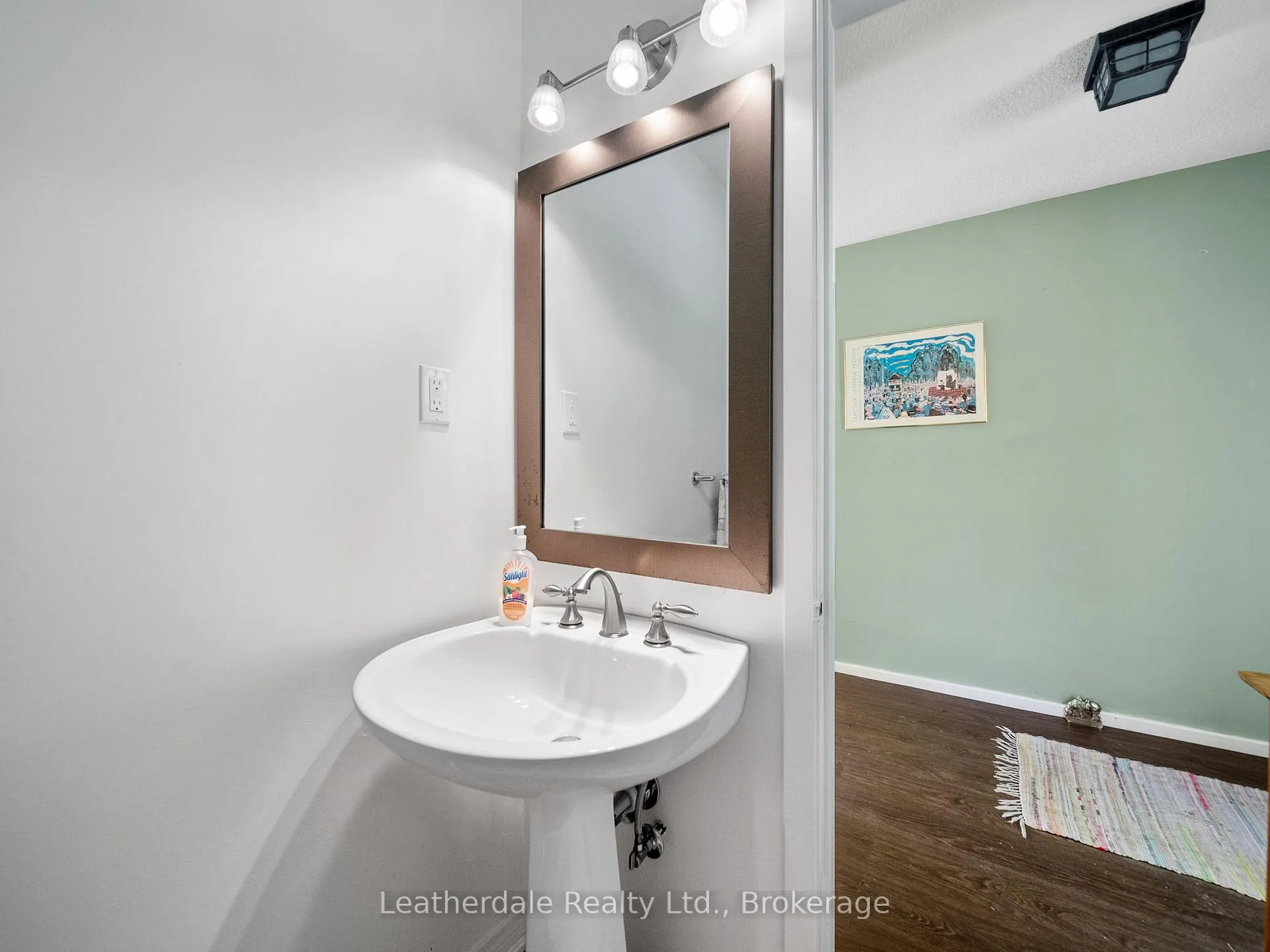 Photo 11 of 24 Maple Drive, Orillia — HOMEH
