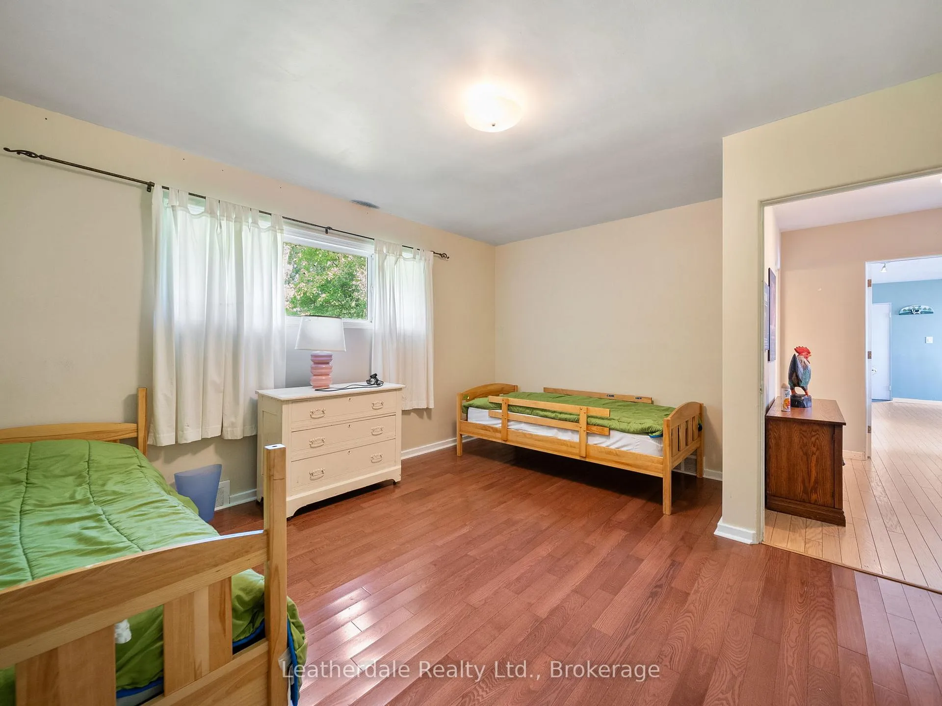 Photo 12 of 24 Maple Drive, Orillia — HOMEH