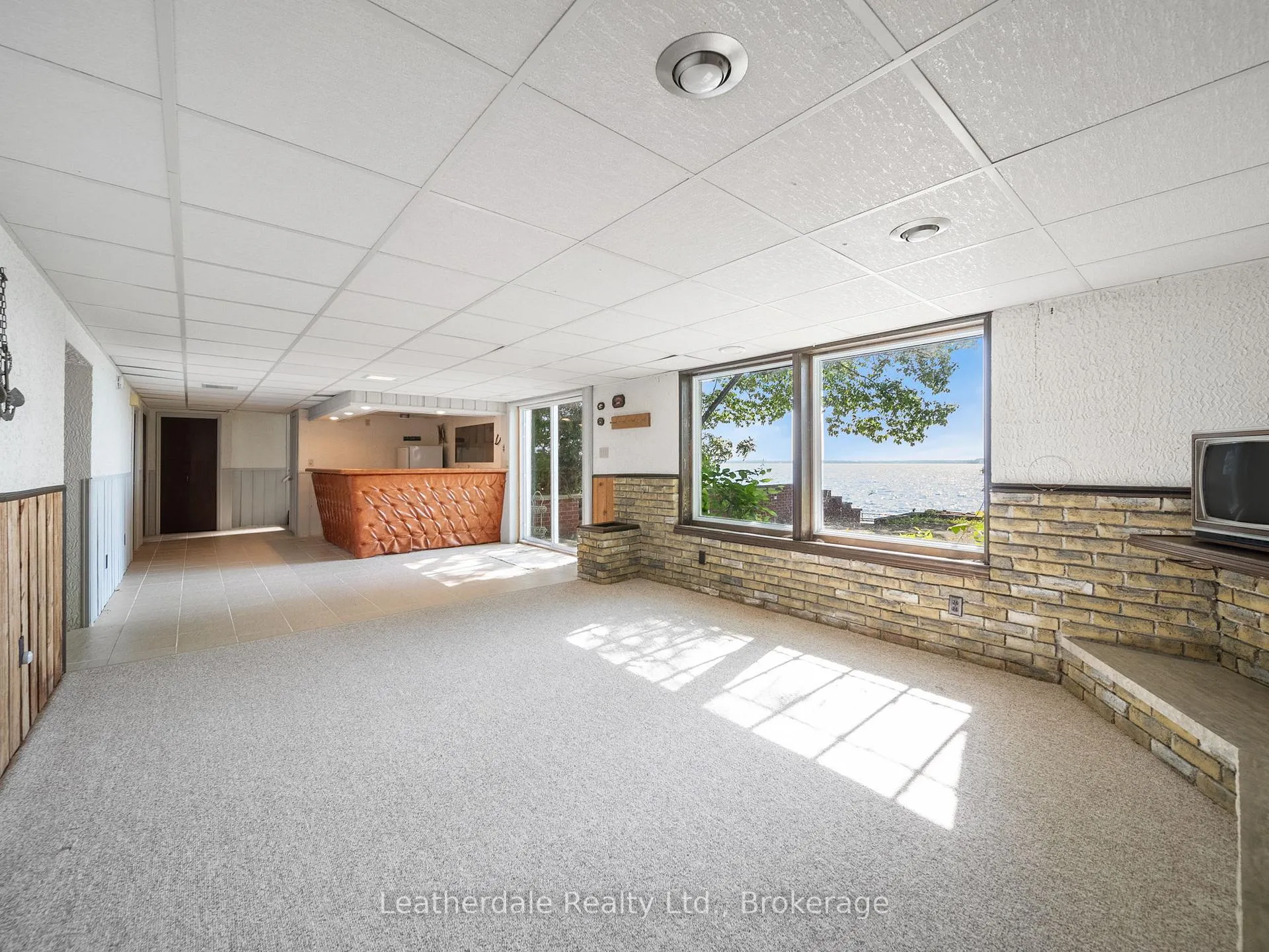Photo 16 of 24 Maple Drive, Orillia — HOMEH