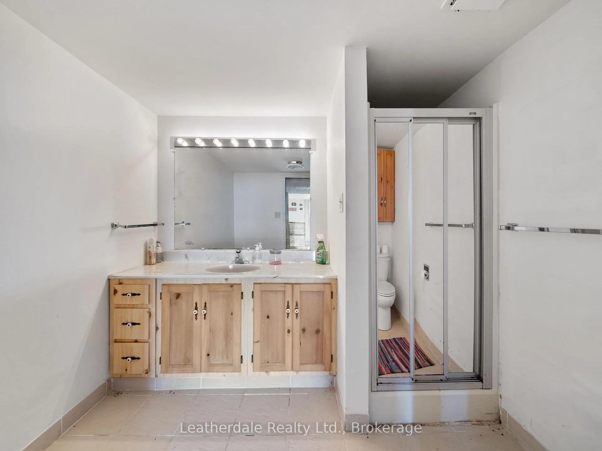 Photo 20 of 24 Maple Drive, Orillia — HOMEH