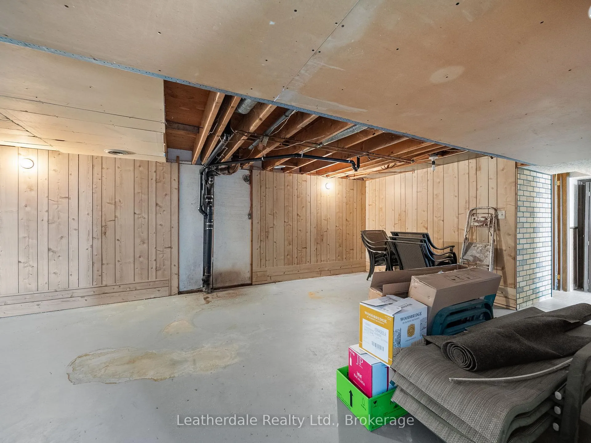 Photo 21 of 24 Maple Drive, Orillia — HOMEH