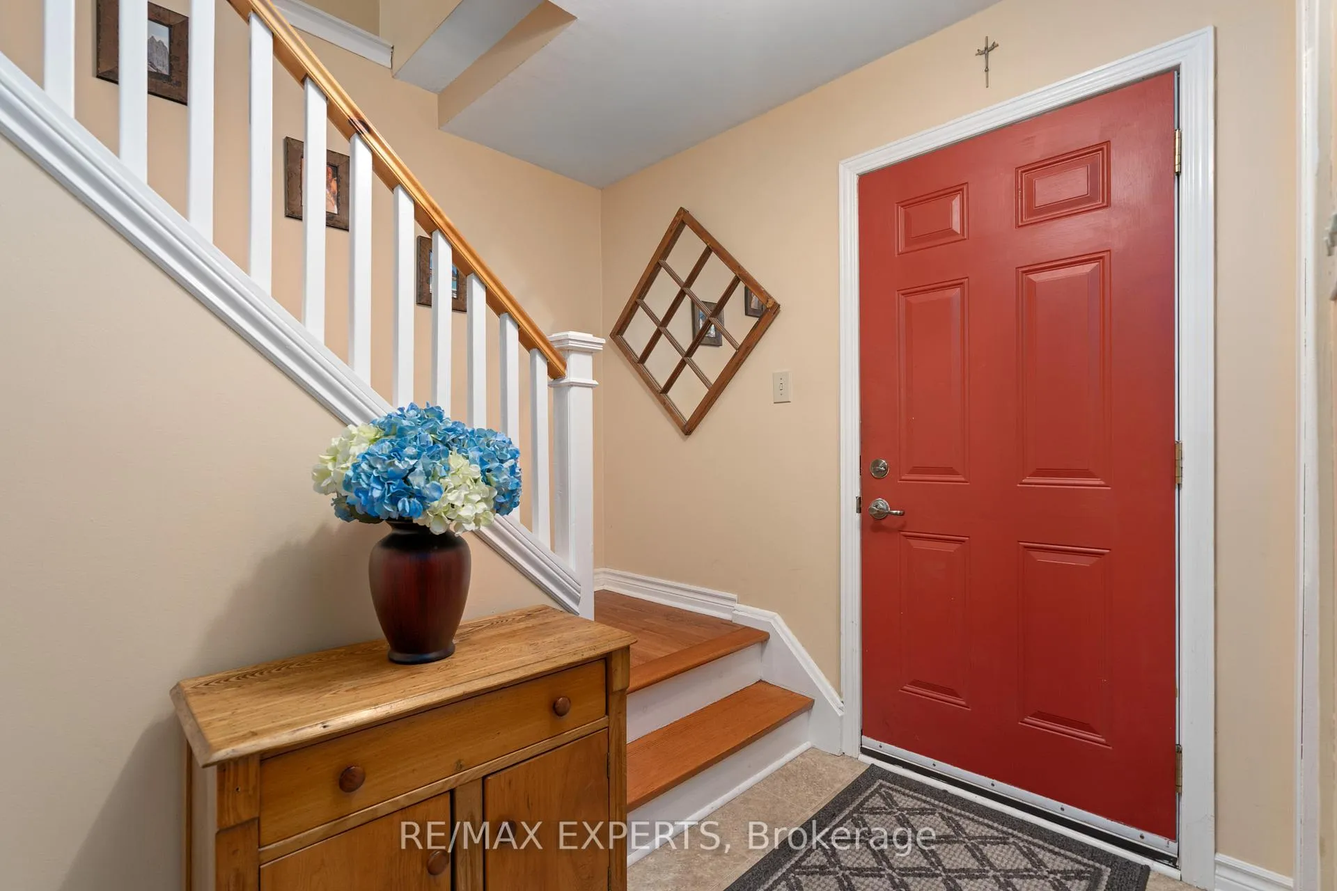 Photo 5 of 28 Hilltop Drive, Caledon, Caledon East — HOMEH