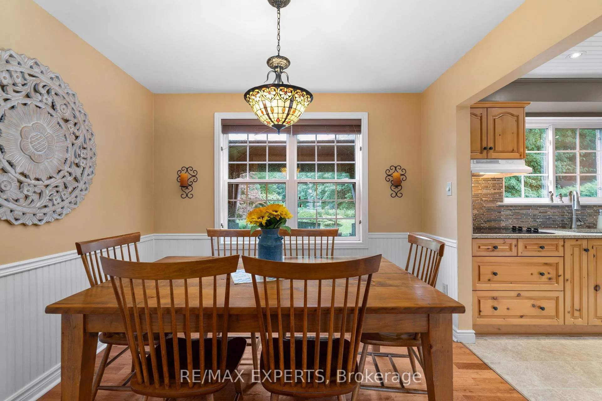 Photo 10 of 28 Hilltop Drive, Caledon, Caledon East — HOMEH