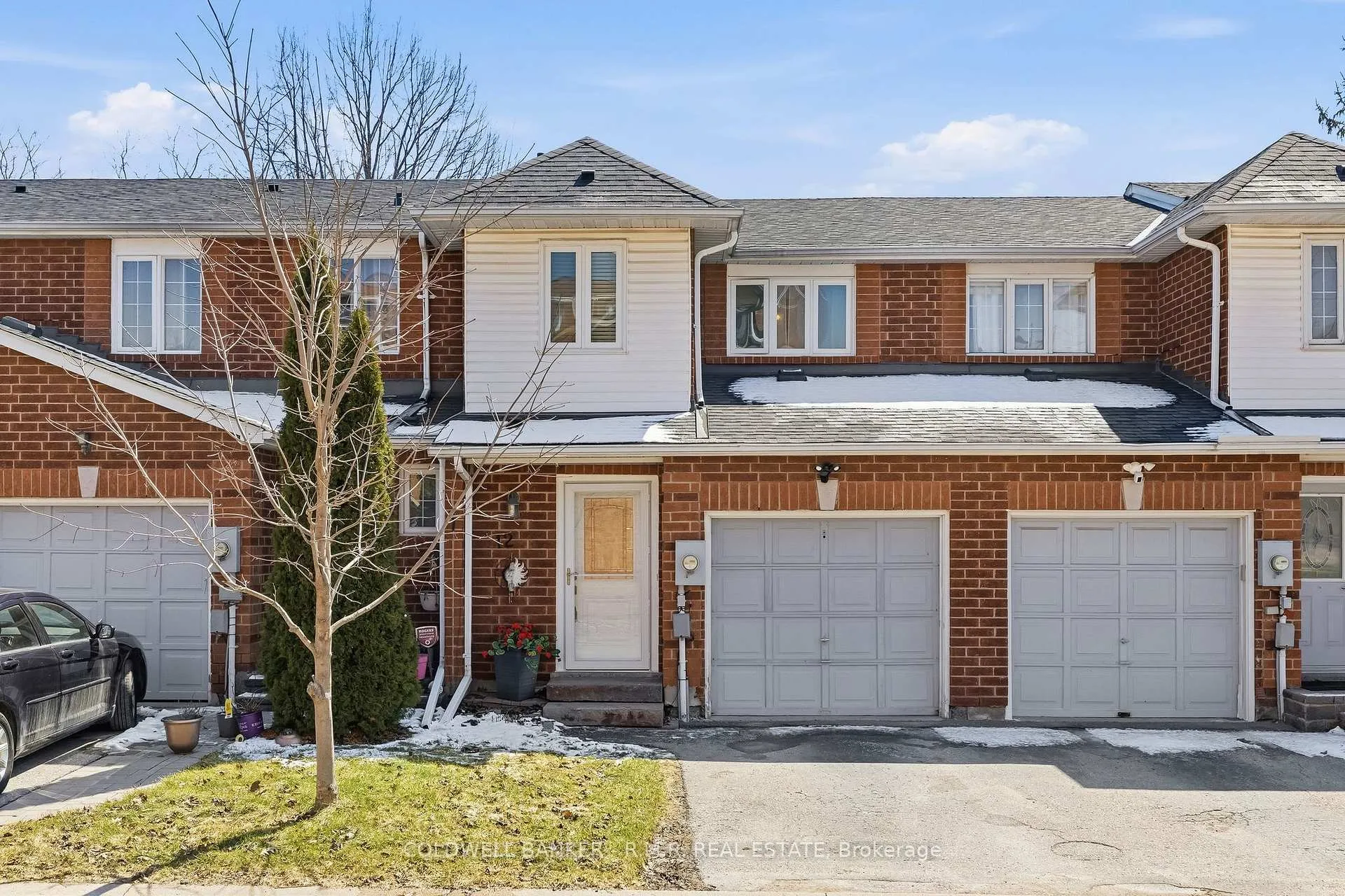 Front of Unit 12, 811 Wilson Road N