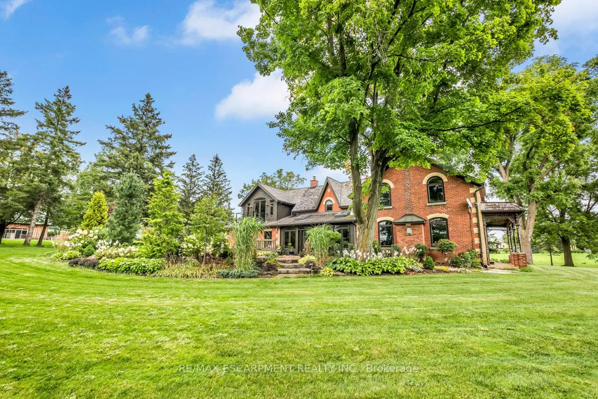 Photo 2 of 1399 Safari Road, Hamilton, Rural Flamborough — HOMEH
