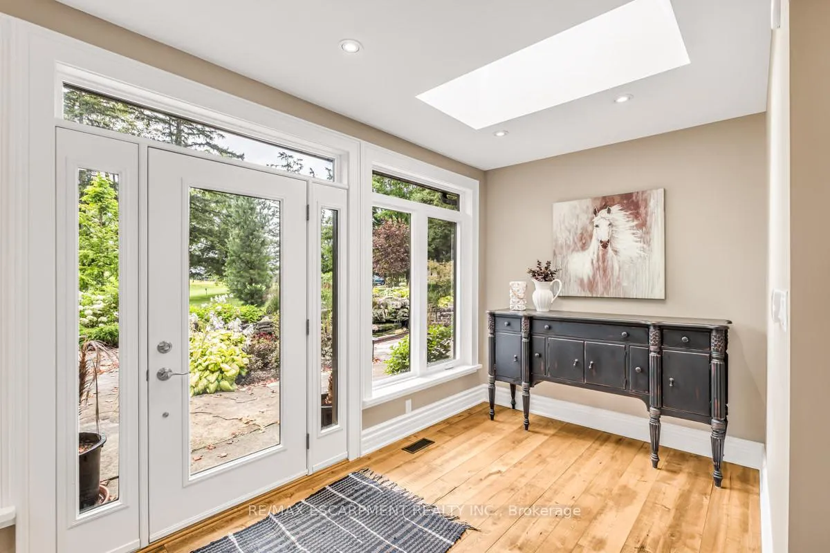 Photo 5 of 1399 Safari Road, Hamilton, Rural Flamborough — HOMEH