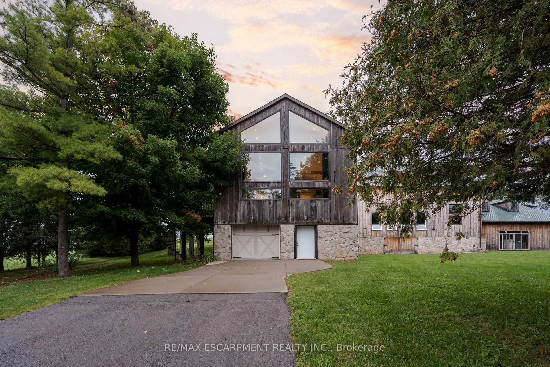 Photo 34 of 1399 Safari Road, Hamilton, Rural Flamborough — HOMEH