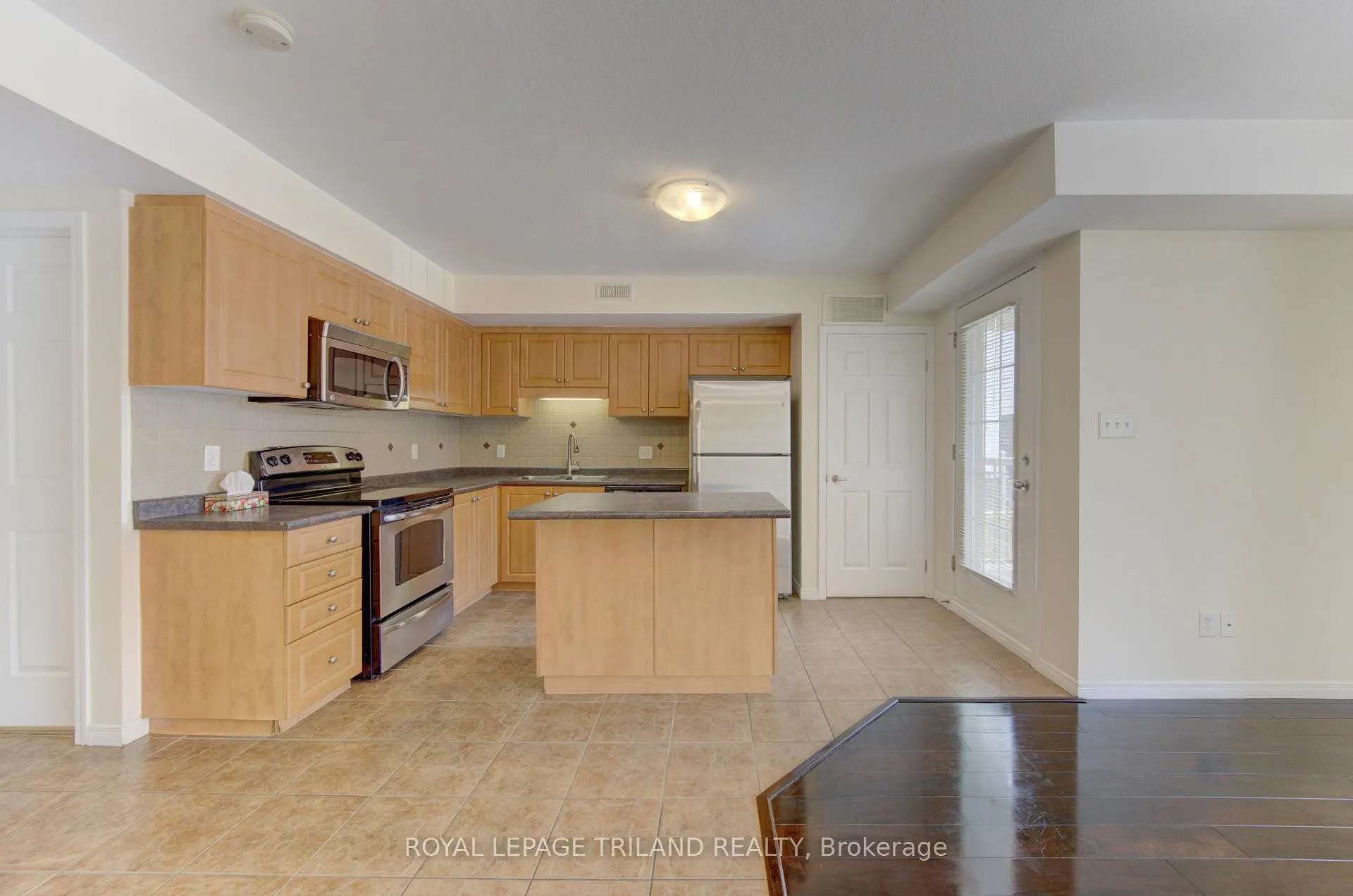 Photo 7 of Unit 9H, 1460 Highland Road W, Kitchener, Highland West — HOMEH