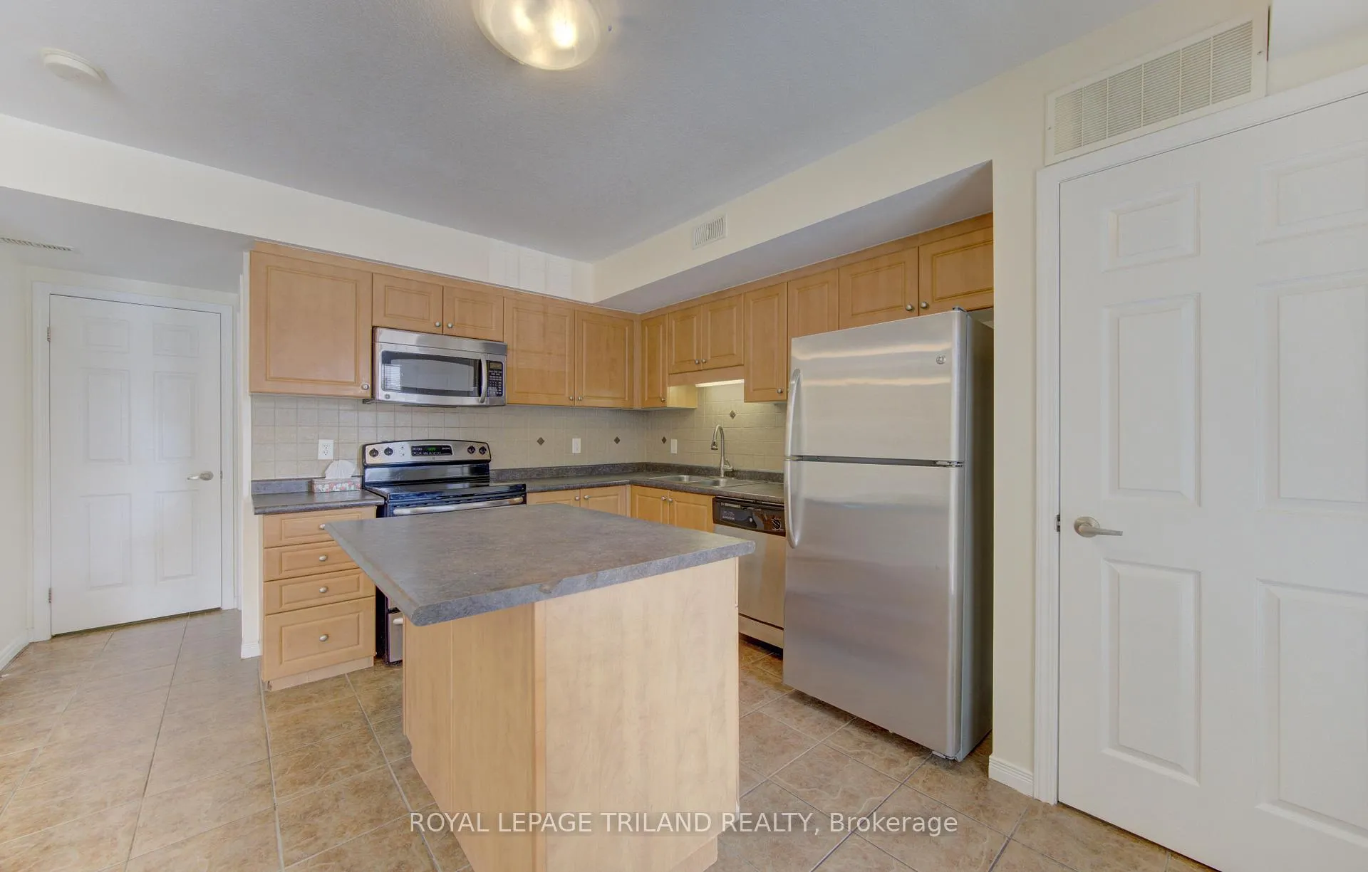 Photo 9 of Unit 9H, 1460 Highland Road W, Kitchener, Highland West — HOMEH