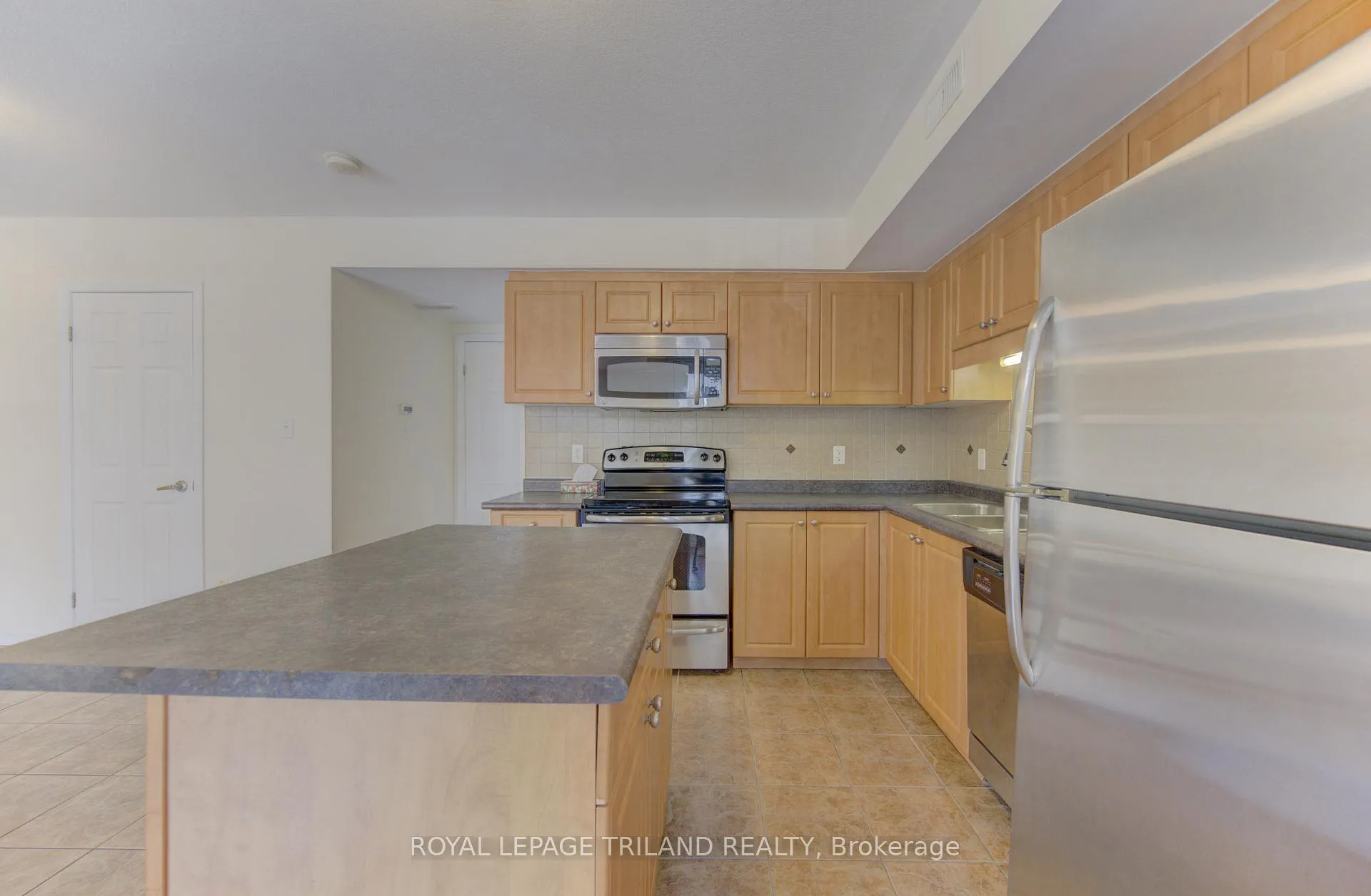 Photo 10 of Unit 9H, 1460 Highland Road W, Kitchener, Highland West — HOMEH
