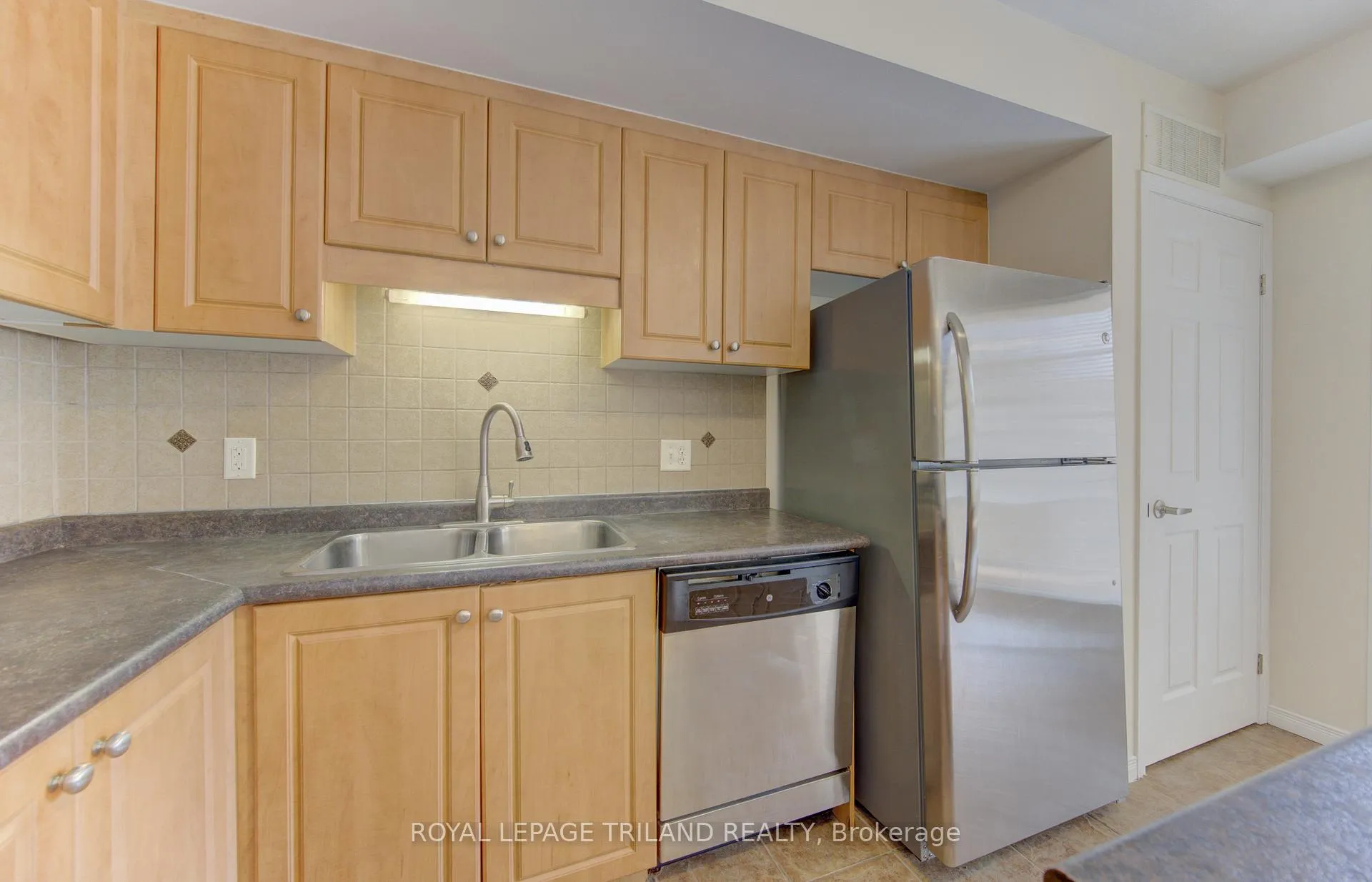 Photo 11 of Unit 9H, 1460 Highland Road W, Kitchener, Highland West — HOMEH