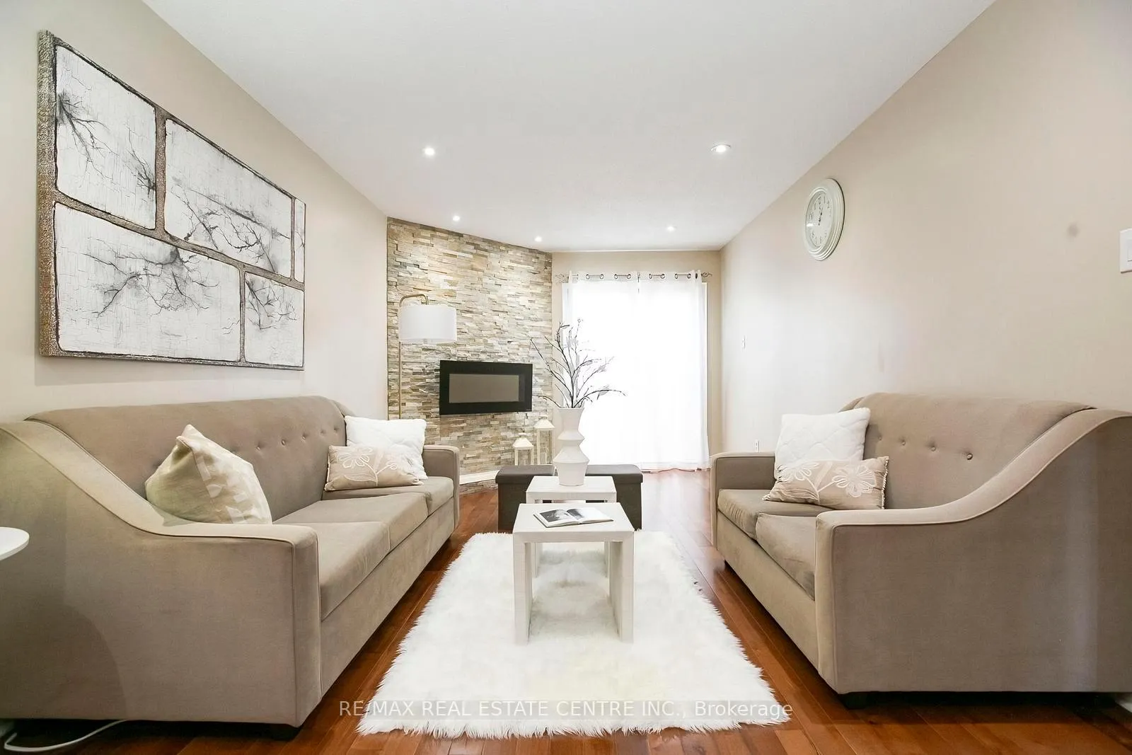 Photo 10 of 108 Moffatt Avenue, Brampton, Fletcher's West — HOMEH