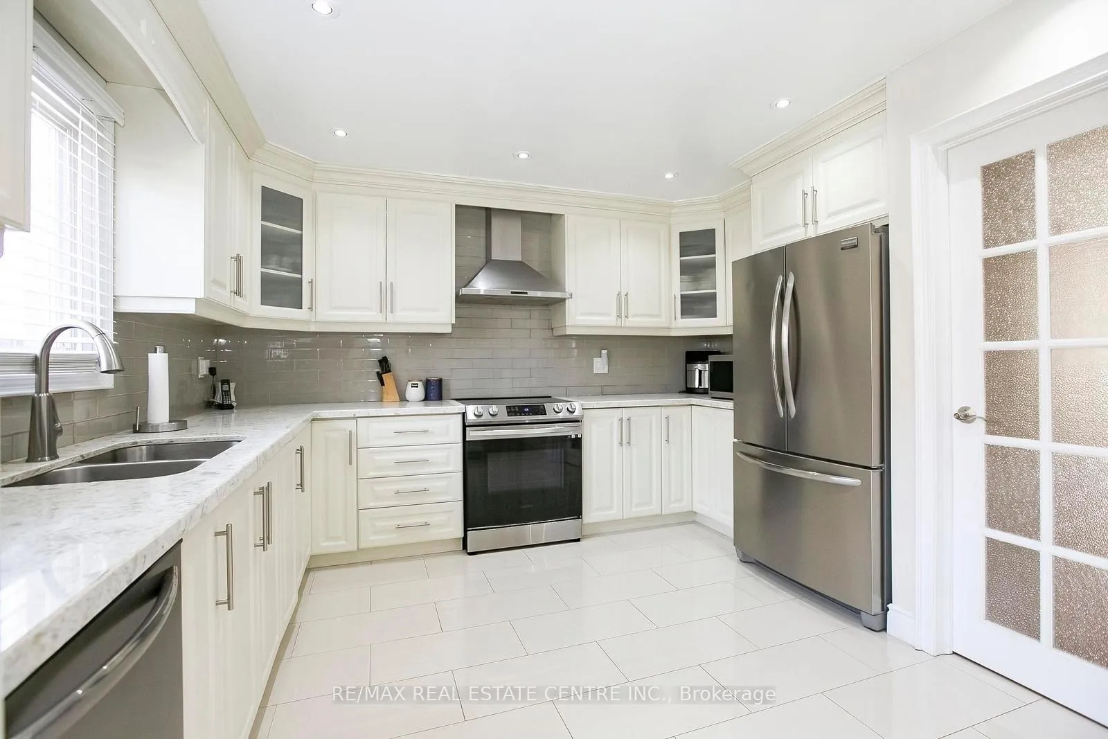 Photo 14 of 108 Moffatt Avenue, Brampton, Fletcher's West — HOMEH