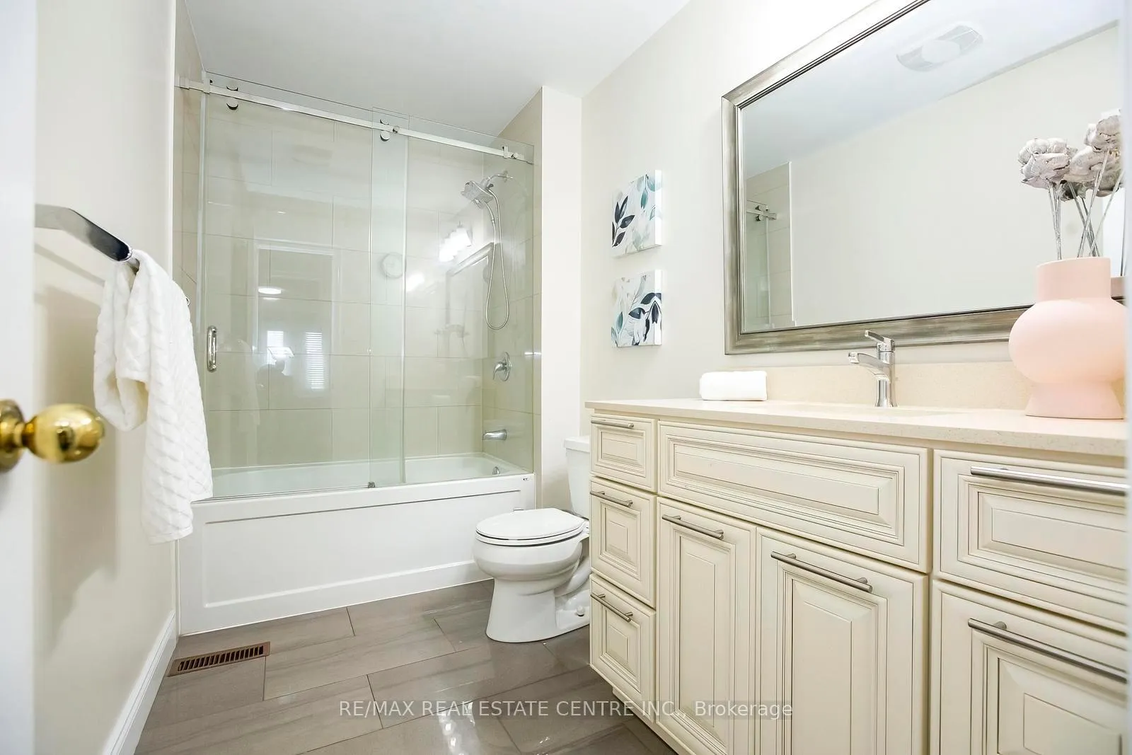 Photo 25 of 108 Moffatt Avenue, Brampton, Fletcher's West — HOMEH