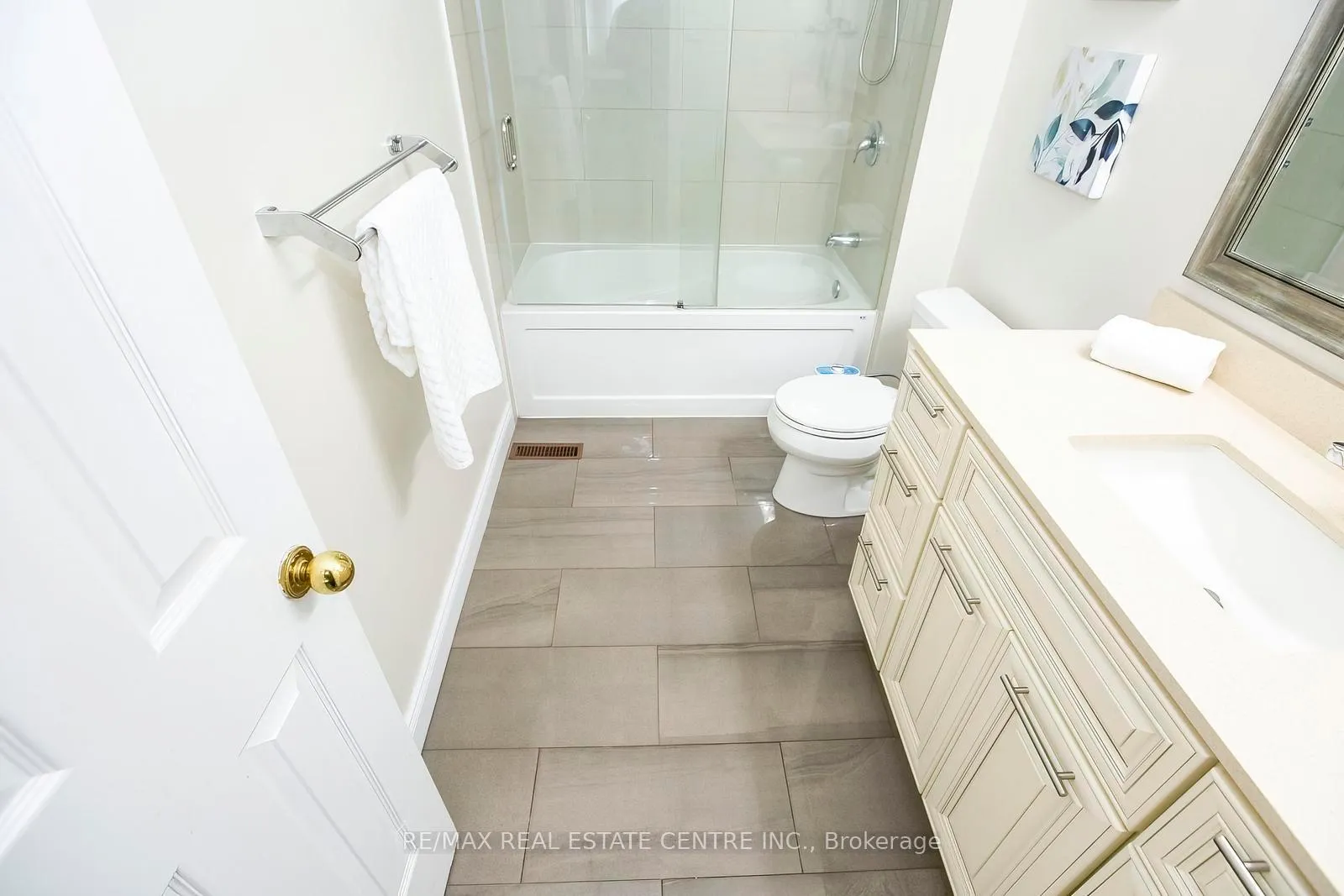 Photo 26 of 108 Moffatt Avenue, Brampton, Fletcher's West — HOMEH