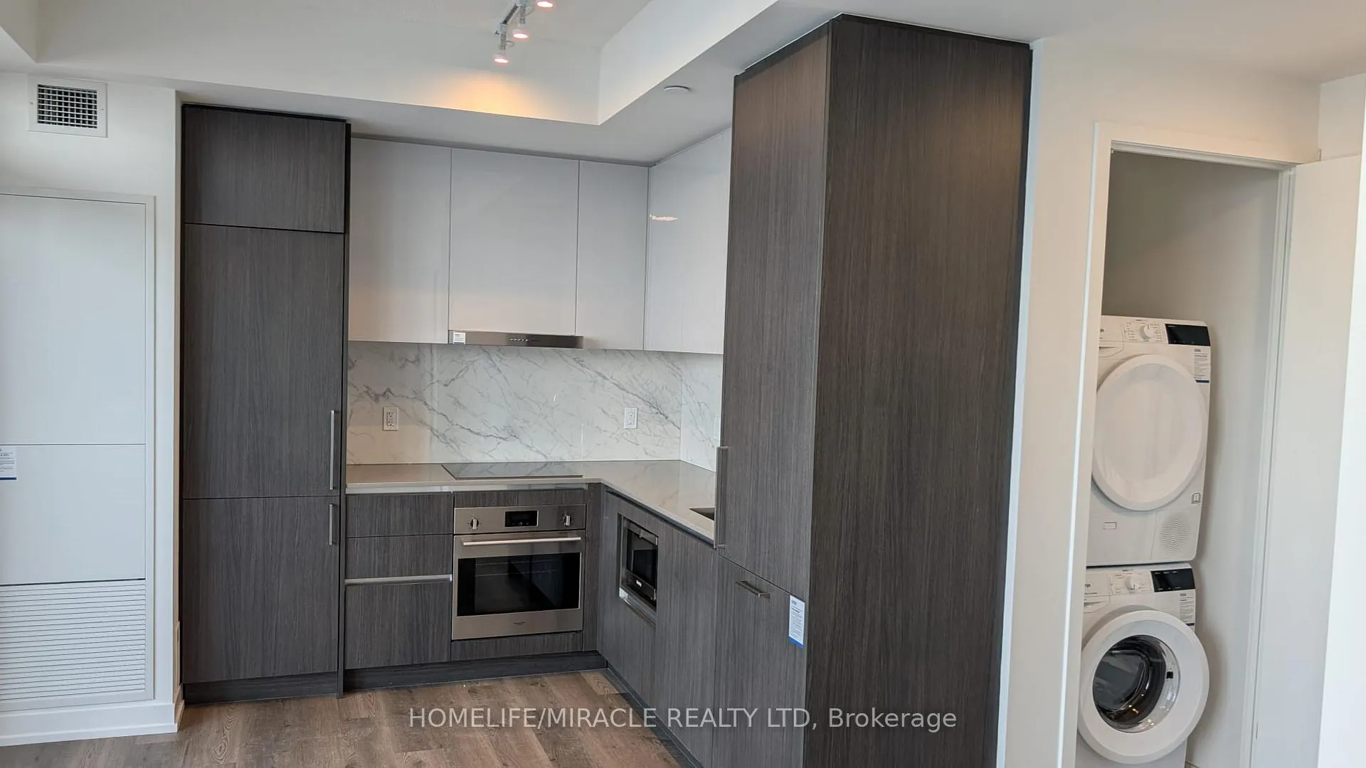 Photo 3 of Unit 4512, 195 Commerce Street, Vaughan, Vaughan Corporate Centre — HOMEH
