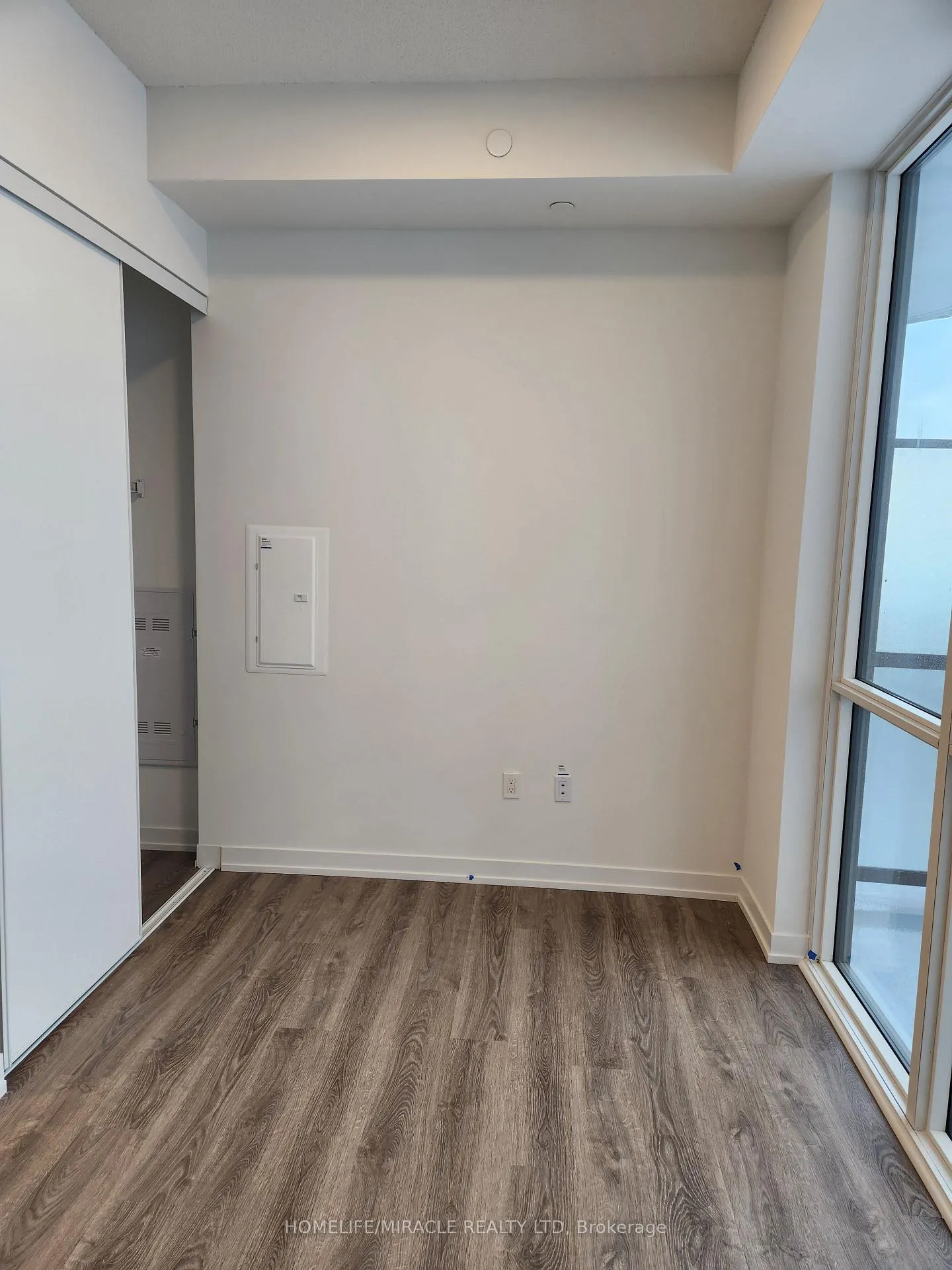 Photo 4 of Unit 4512, 195 Commerce Street, Vaughan, Vaughan Corporate Centre — HOMEH