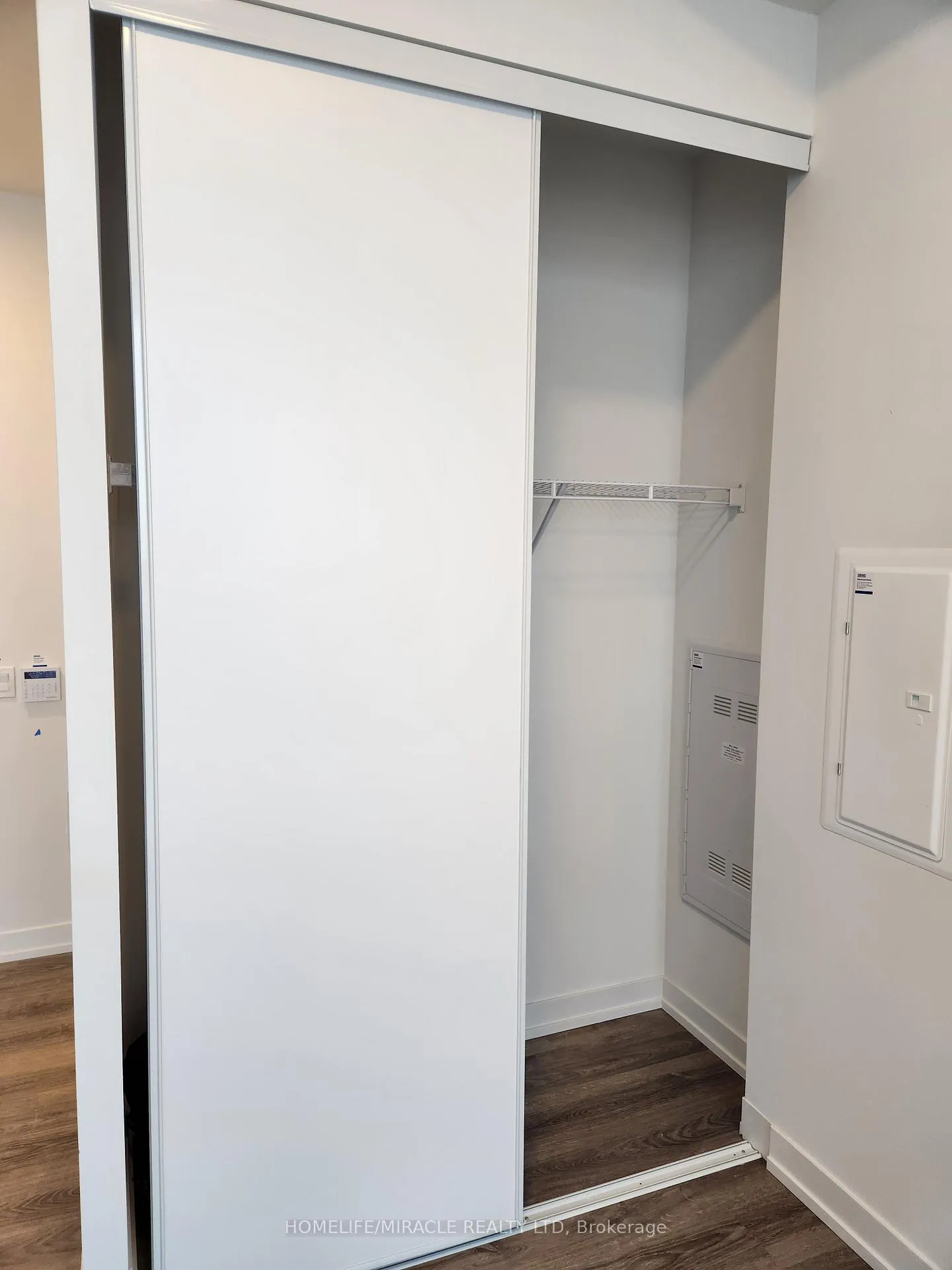 Photo 5 of Unit 4512, 195 Commerce Street, Vaughan, Vaughan Corporate Centre — HOMEH