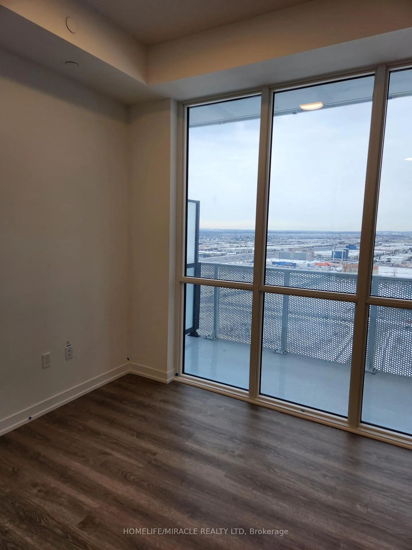 Photo 6 of Unit 4512, 195 Commerce Street, Vaughan, Vaughan Corporate Centre — HOMEH