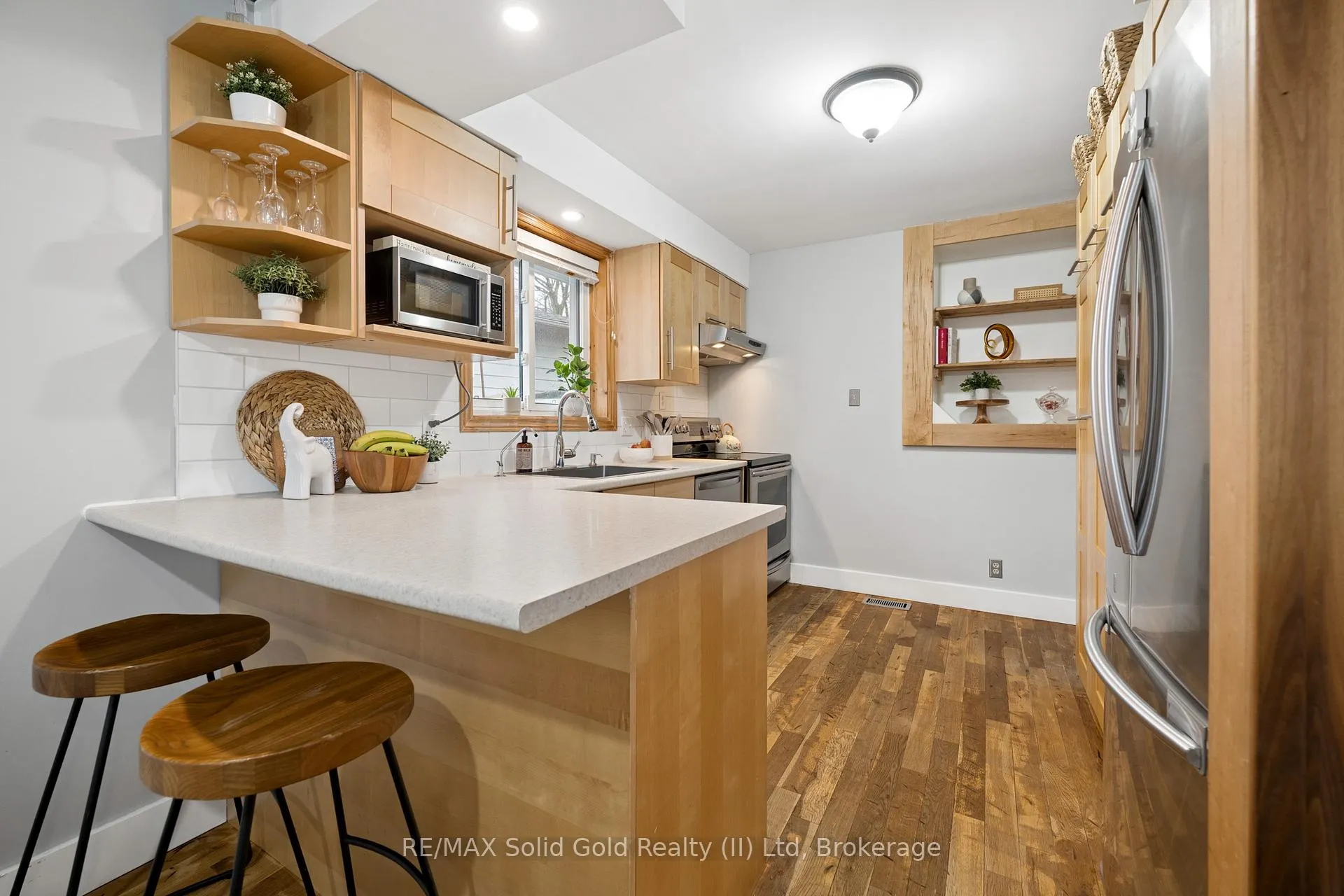Photo 12 of 522 Glendene Crescent, Waterloo — HOMEH