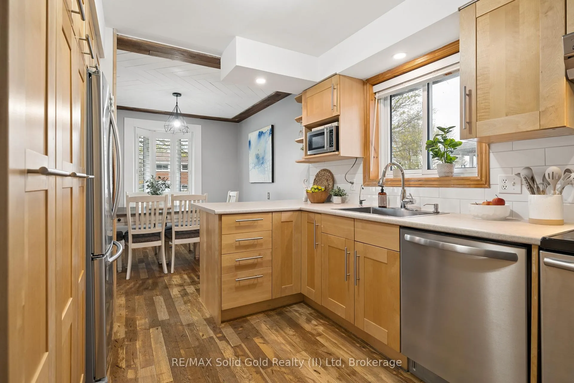 Photo 14 of 522 Glendene Crescent, Waterloo — HOMEH