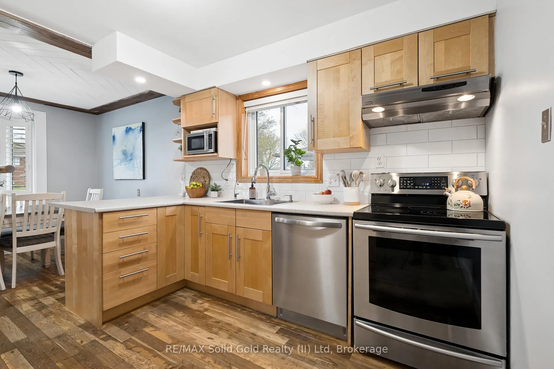Photo 15 of 522 Glendene Crescent, Waterloo — HOMEH