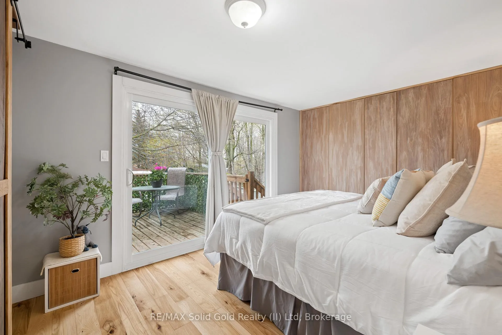 Photo 17 of 522 Glendene Crescent, Waterloo — HOMEH