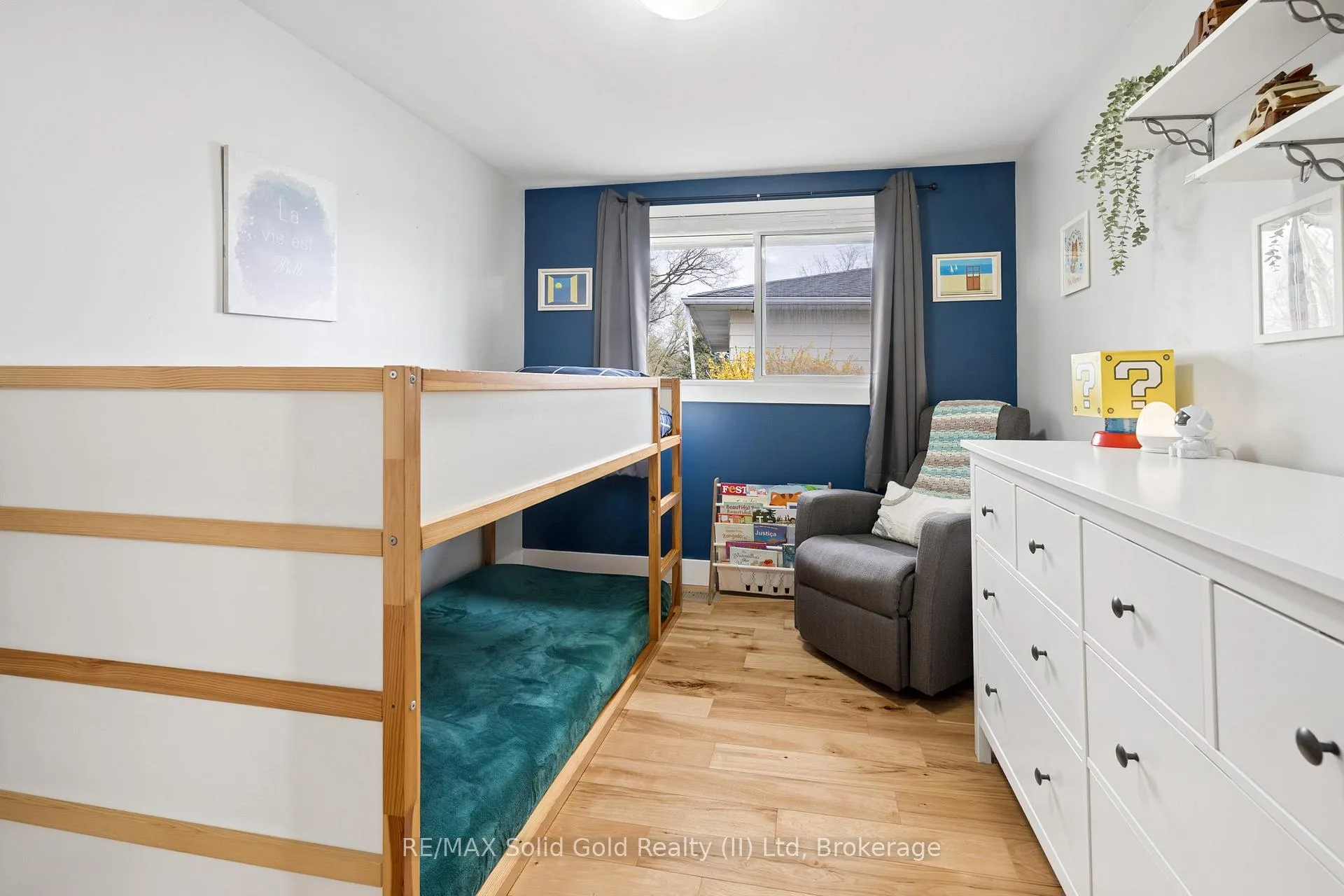 Photo 20 of 522 Glendene Crescent, Waterloo — HOMEH